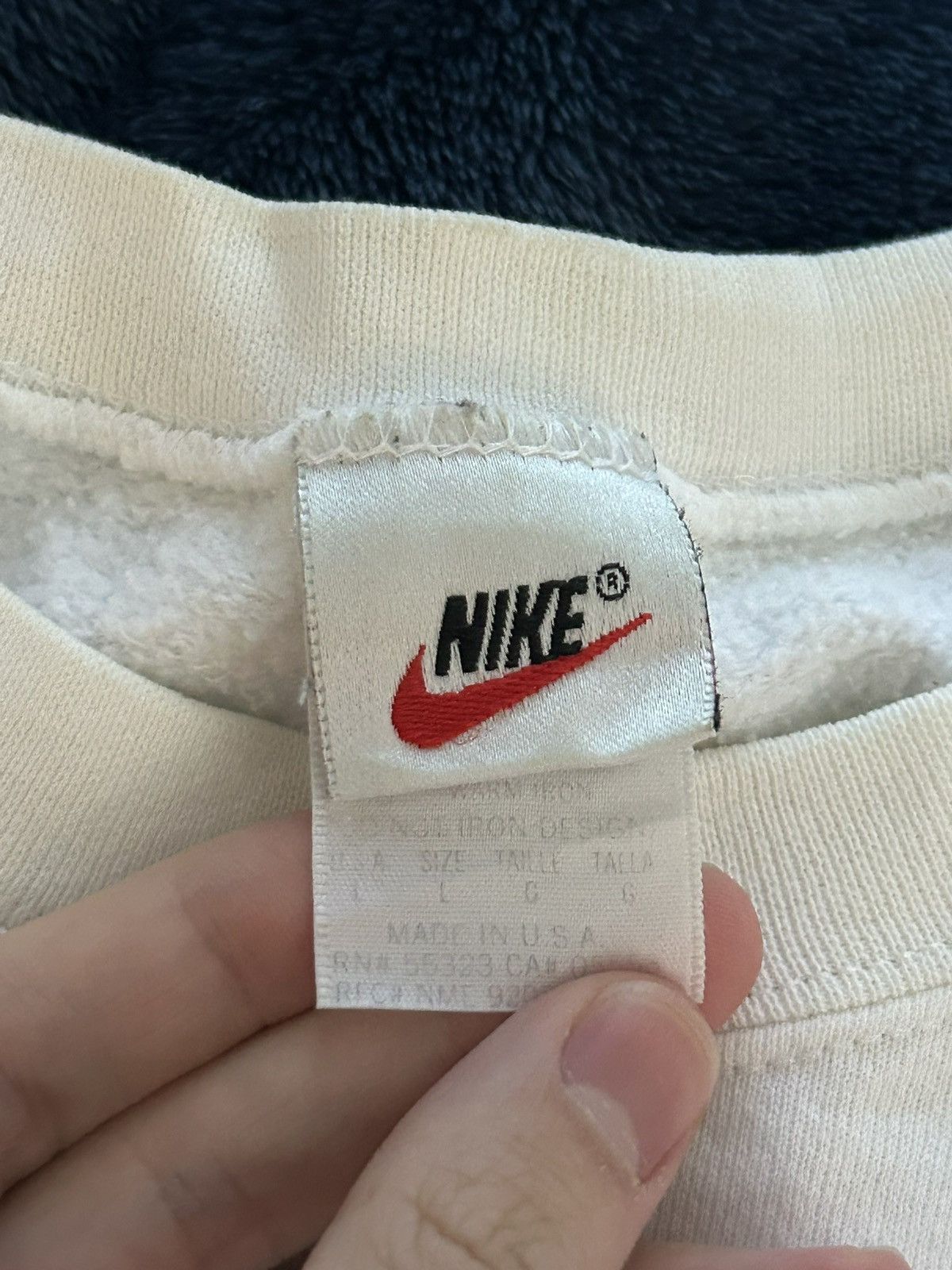 Nike × Vintage Vintage Nike Logo Sweatshirt White Size US L / EU 52-54 / 3 - 5 Thumbnail
