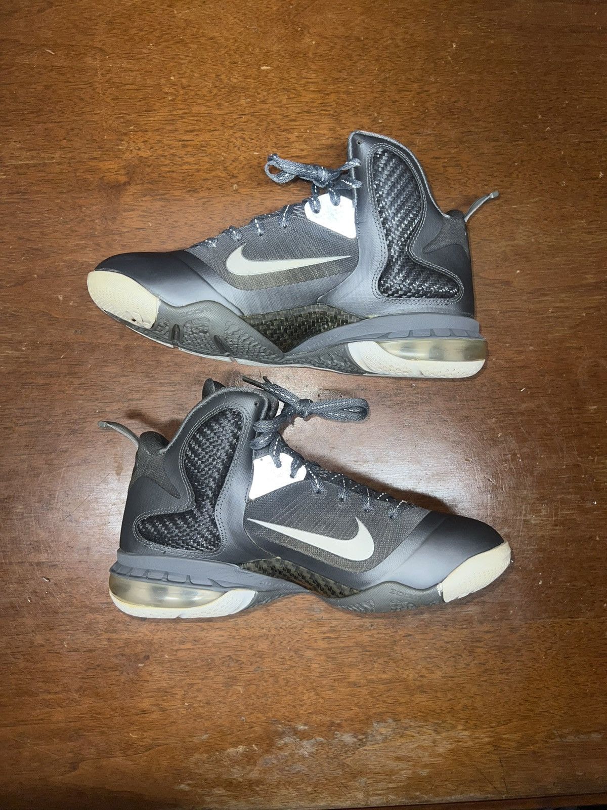 Nike Lebron 9 Cool Grey size 7.5 Size US 7.5 / EU 40-41 - 2 Thumbnail