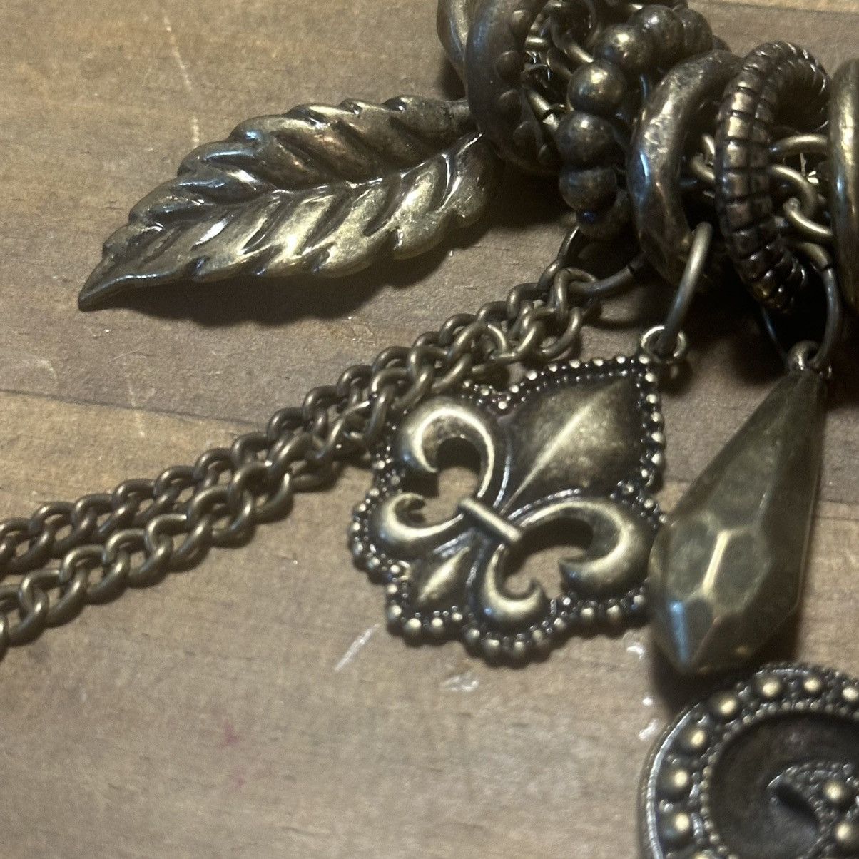 Other Chunky bronze tone Fleur de Lis charm toggle bracelet Size ONE SIZE - 5 Thumbnail