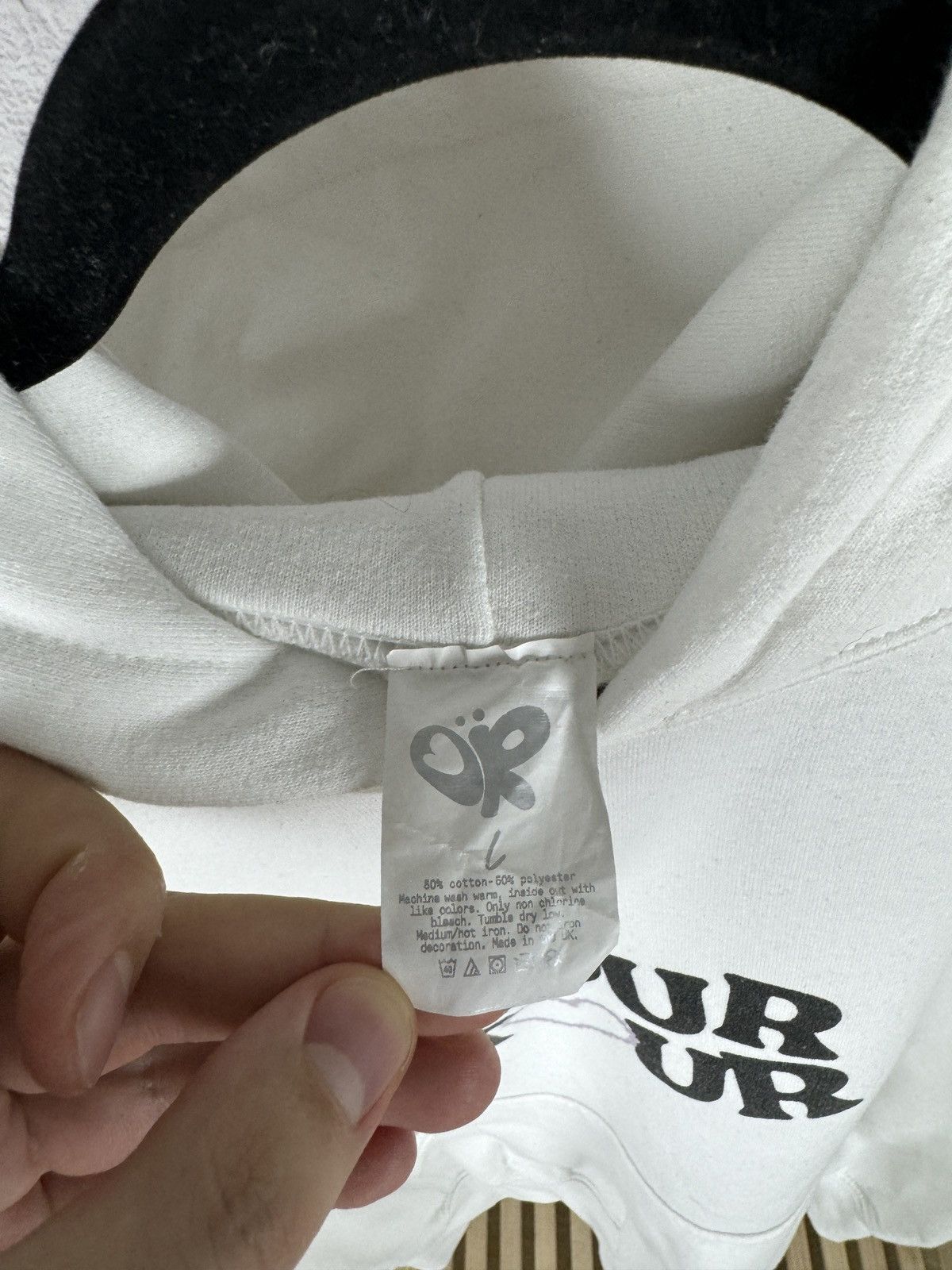 Band Tees Olivia Rodrigo Butterfly Sour Tour Halo Hoodie made in UK Size US L / EU 52-54 / 3 - 11 Thumbnail