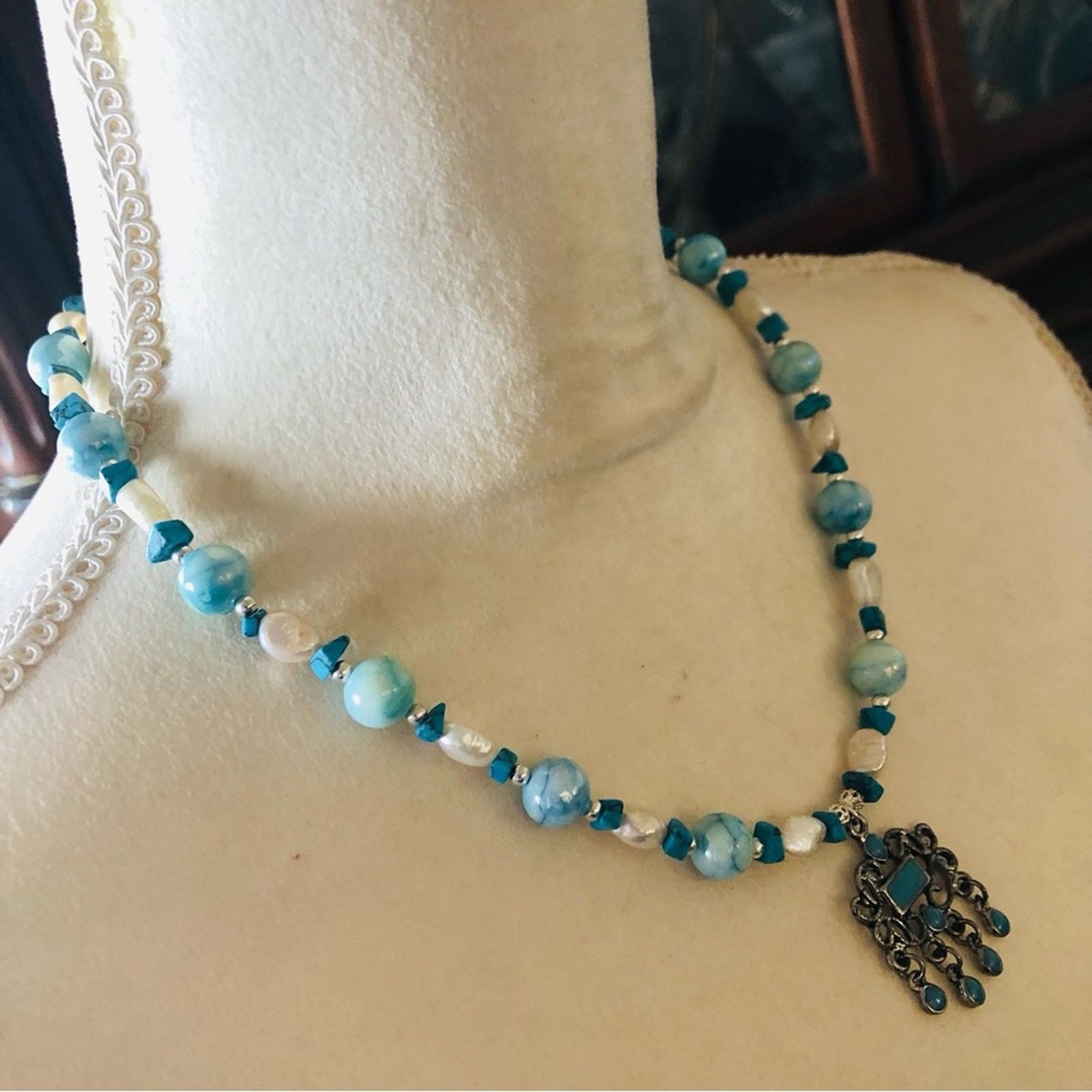 Handmade Handcrafted howlite genuine pearl dyed agate beaded necklace Size ONE SIZE - 3 Thumbnail
