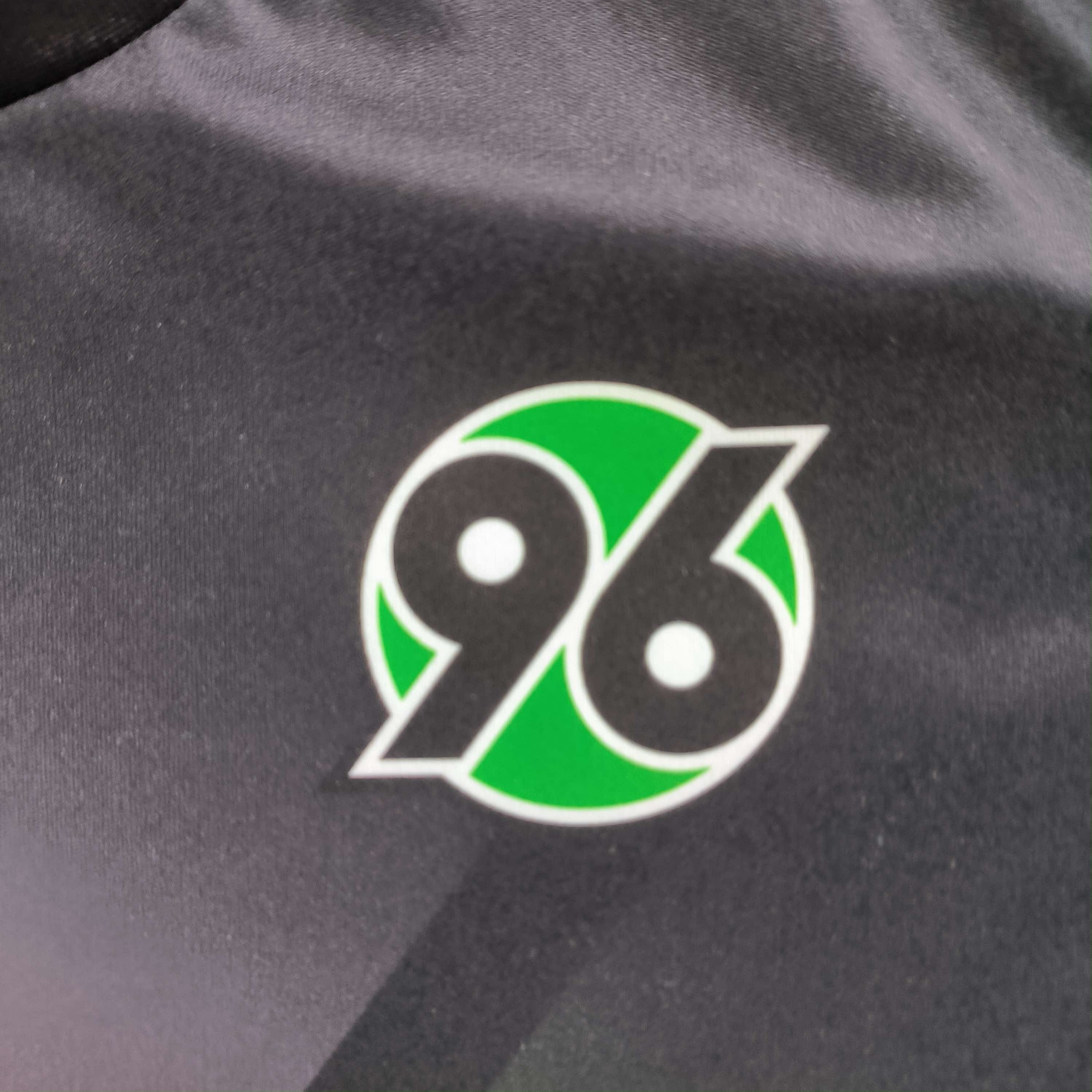Macron Hannover 96 Macron training football jersey shirt size L Size US L / EU 52-54 / 3 - 4 Thumbnail