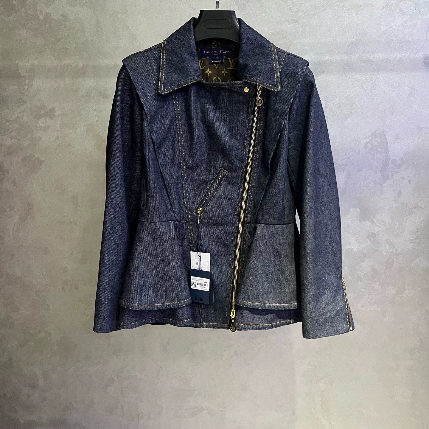 Louis Vuitton Louis Vuitton Blue Designer Casual Size M / US 6-8 / IT 42-44 - 1 Thumbnail