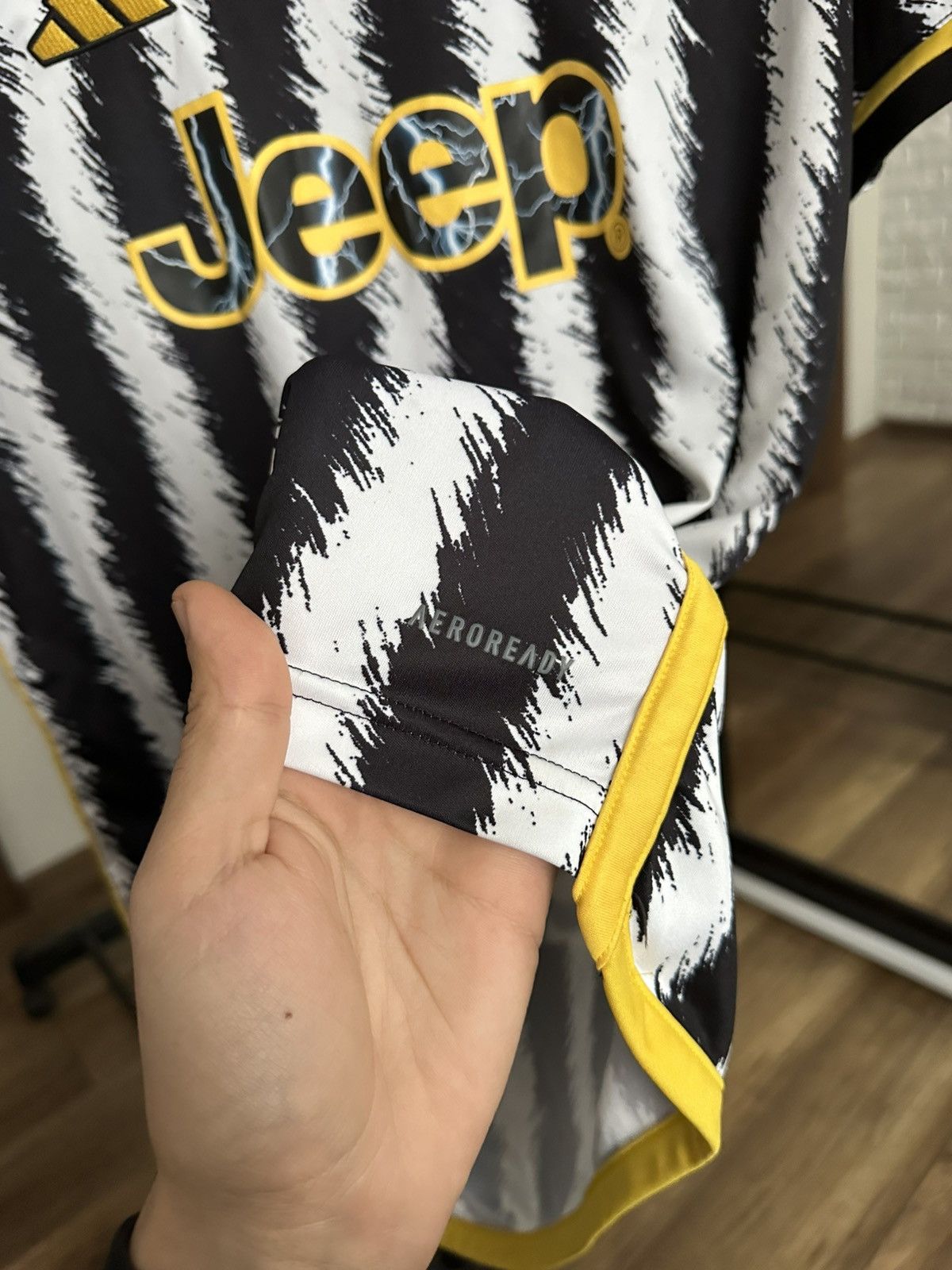 Adidas 2023/2024 Adidas Juventus Soccer Jersey T-Shirt Tee Size US M / EU 48-50 / 2 - 7 Thumbnail