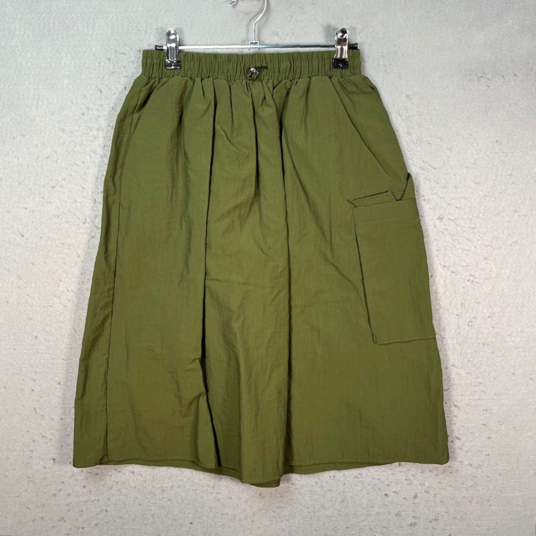 Anthropologie Anthropologie Skirt XS Olive Green Cargo Midi Womens Bohemian Elastic Waist Pockets Casual Spring Summer XS Womens Size 26" / US 2 / IT 38 - 2 Thumbnail