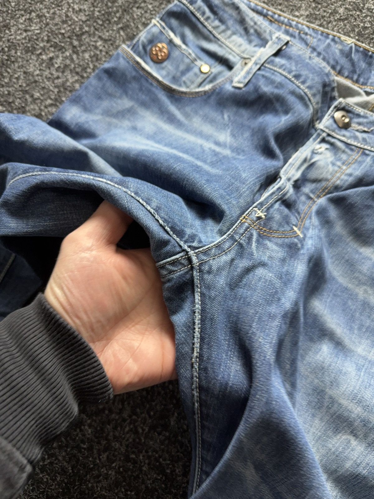 G-Star Vintage 00s G-Star Raw Distressed Light Wash Tapered Jeans Size US 33 - 9 Thumbnail