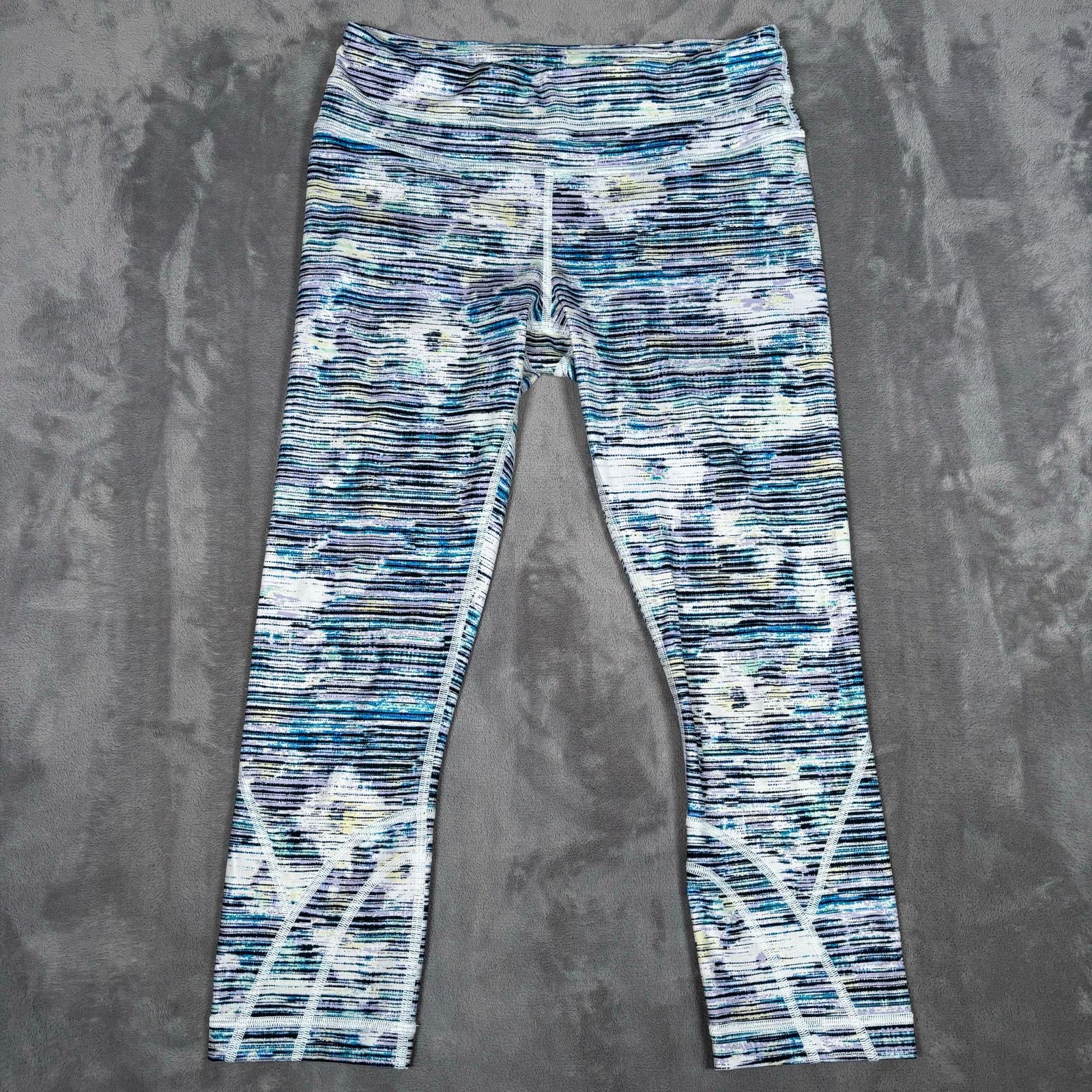 Lululemon Lululemon Multi Color Printed Crop Leggings Size 6 Size 28" / US 6 / IT 42 - 1 Thumbnail