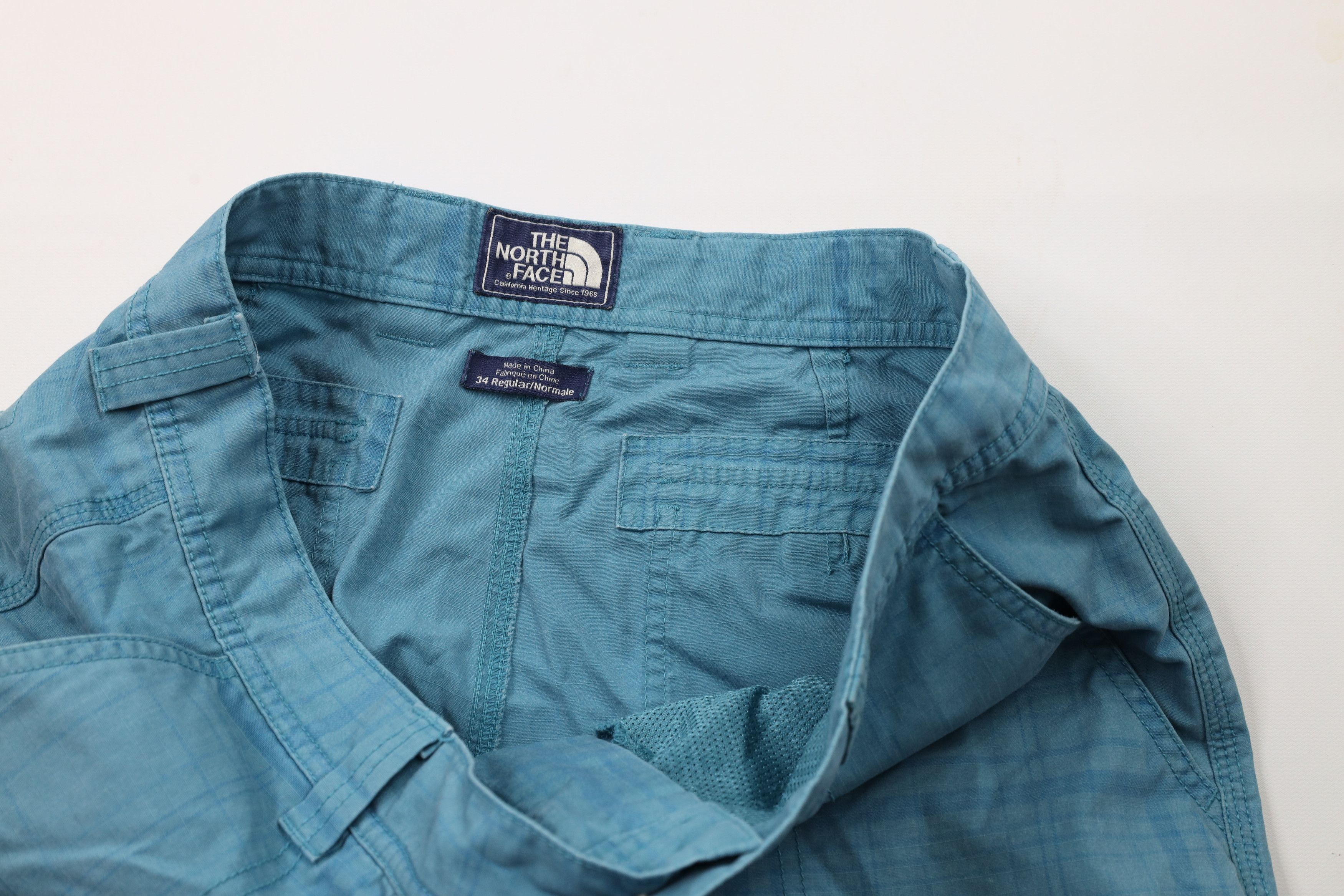 The North Face × Vintage Vintage The North Face Spell Out Cargo Shorts Blue Plaid Size US 34 / EU 50 - 7 Thumbnail
