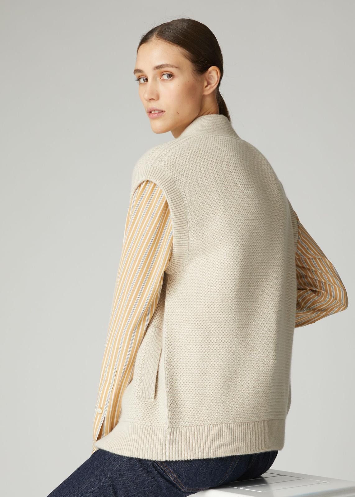 Loro Piana o1srvl11e1124 Sleeveless Bomber Jacket in Ivory Size XS / US 0-2 / IT 36-38 - 3 Thumbnail