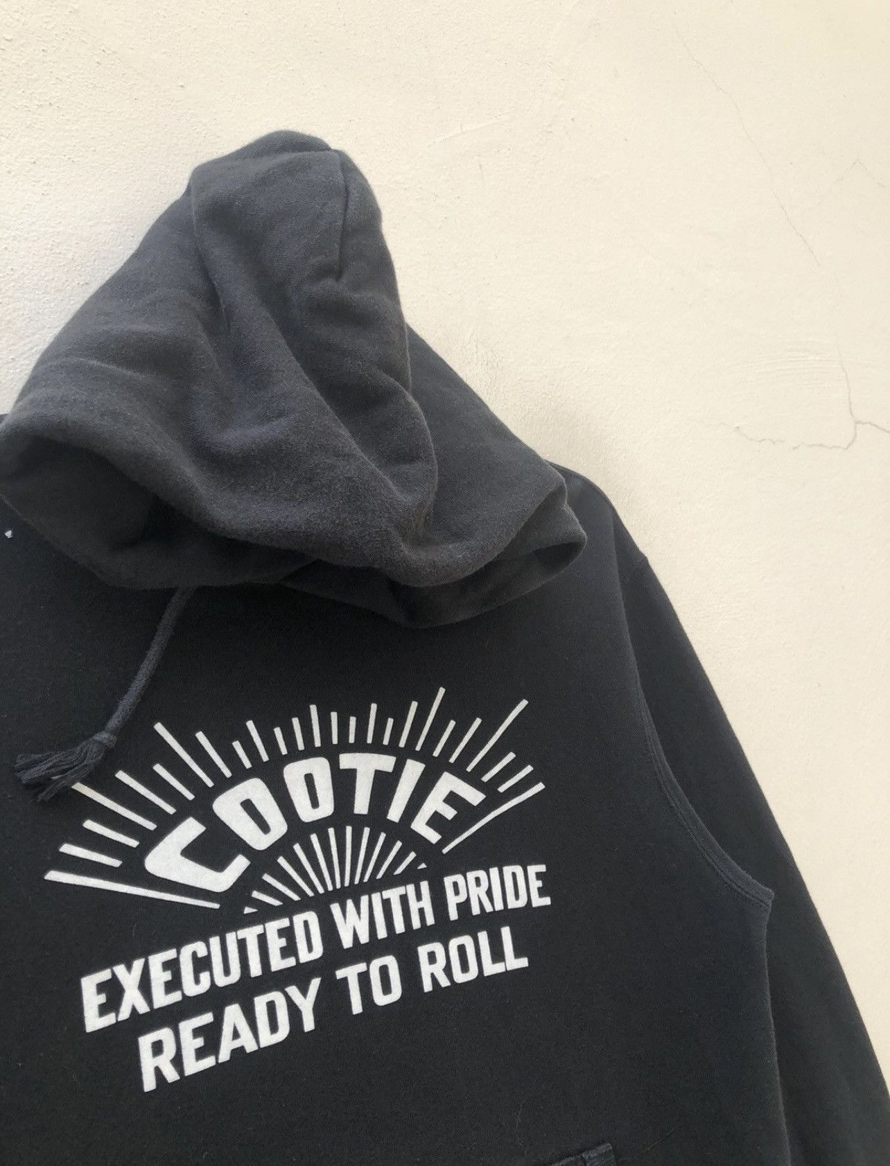 Japanese Brand Cootie Japan Garment Workers Spell Out Black Hoodie Size US S / EU 44-46 / 1 - 7 Thumbnail