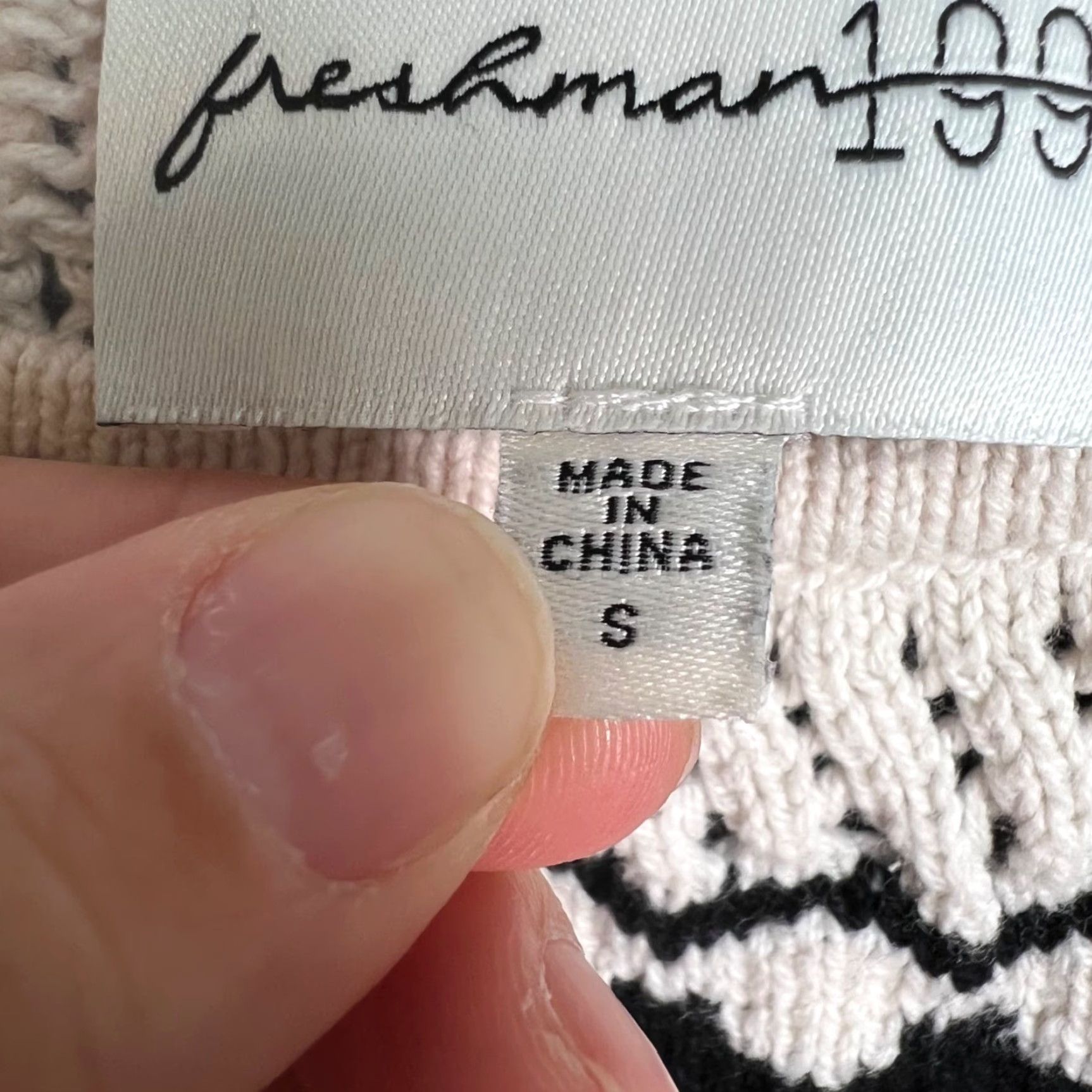 Vintage Freshman 1996 Womens Size Small Black & White Crochet Knit Top Cotton Blend Vintage No Brand Freshman 1996 Top Cropped Crochet Pattern Striped Size S / US 4 / IT 40 - 4 Thumbnail