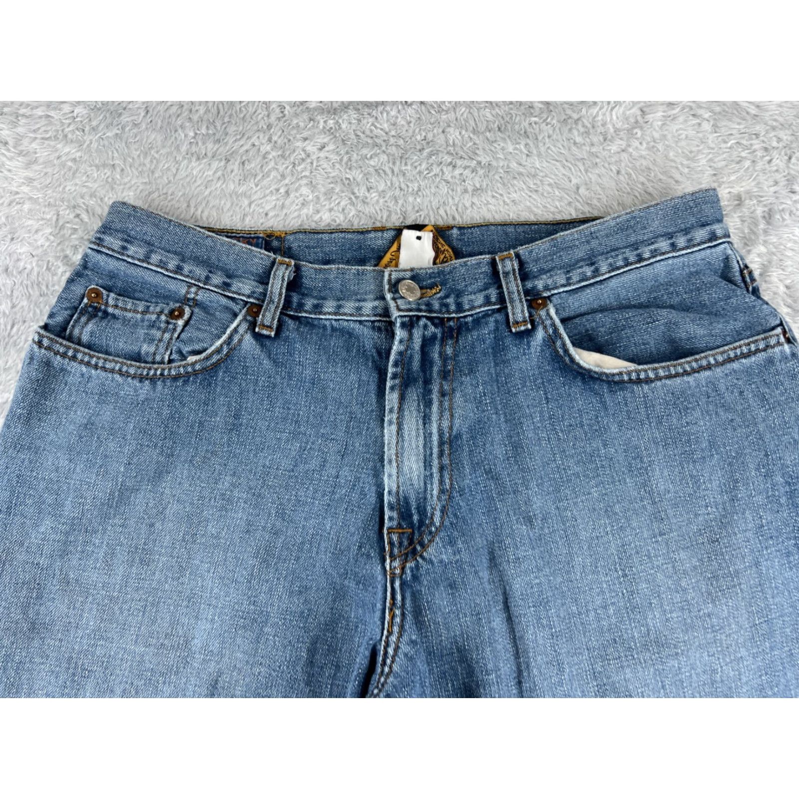 Lucky Brand Lucky Brand Jeans Mens 34 Blue Denim 100% Cotton Classic Relaxed Straight 5-Pocket Design Zip Closure Regular Size 33x27 Men's Jeans Blue Denim Size US 34 / EU 50 - 4 Thumbnail