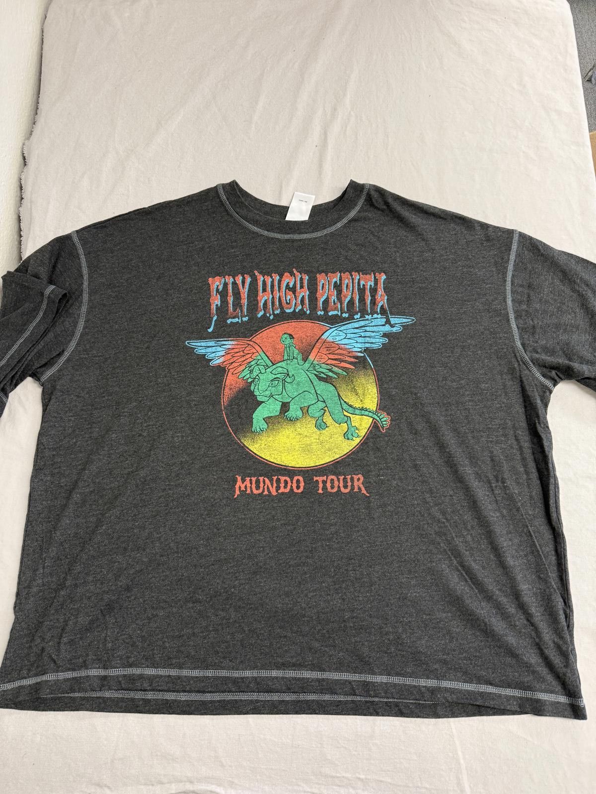 Disney Pixar Coco T-shirt Fly High Pepita Mundo Tour Tee XXL Size US XXL / EU 58 / 5 - 1 Thumbnail