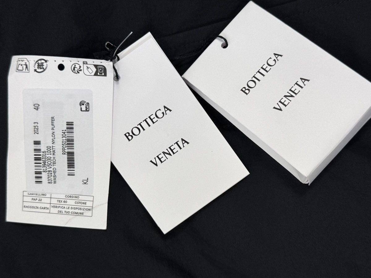 Bottega Veneta OVERSIZED TECH NYLON PUFFER JACKET WITH REMOVABLE COLLAR Size L / US 10 / IT 46 - 17 Thumbnail