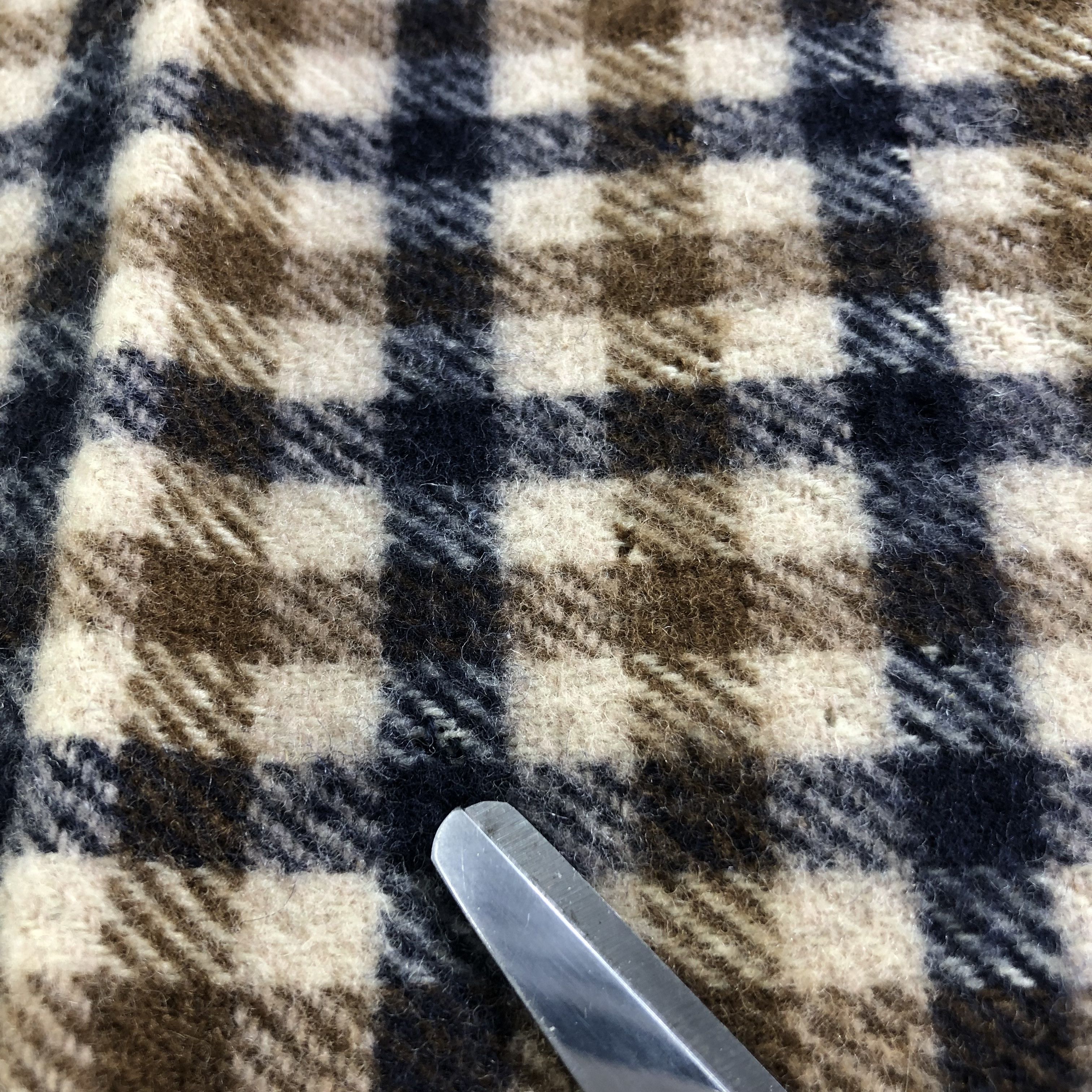 Aquascutum Aquascutum Gingham Wool Scarf Muffler Neckwear V2246 Size ONE SIZE - 15 Thumbnail