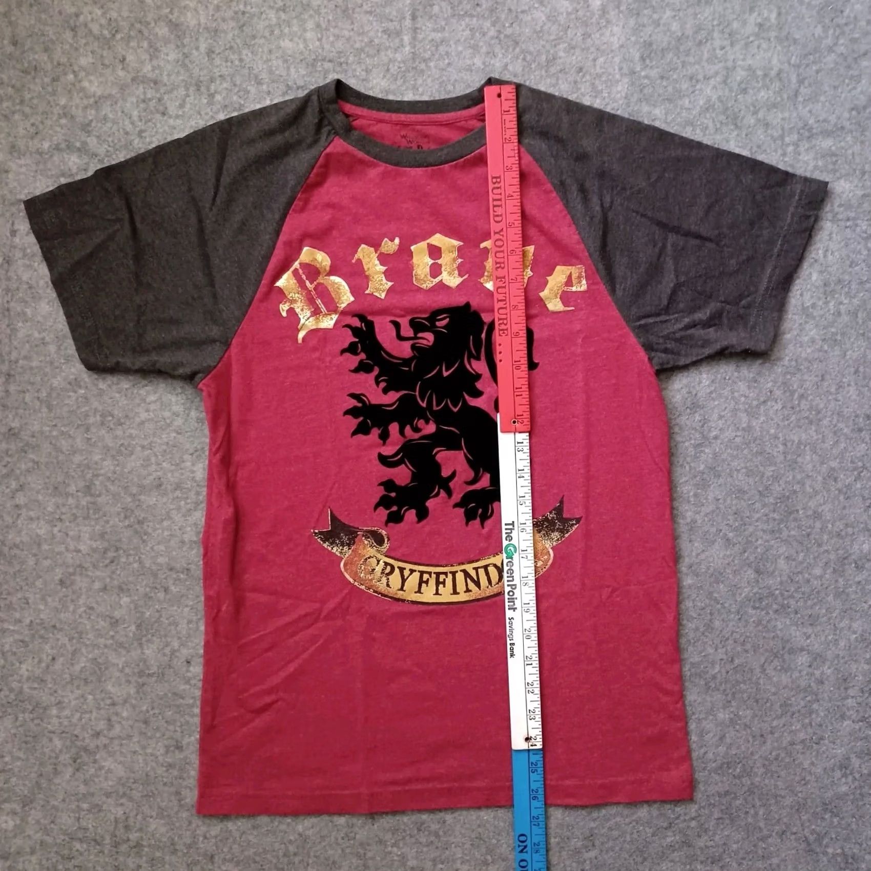 Vintage Harry Potter T Shirt Mens S Red Two Tone Raglan Sleeve Gryffindor Logo Crew Neck Short Sleeve Shirt Size US S / EU 44-46 / 1 - 7 Thumbnail