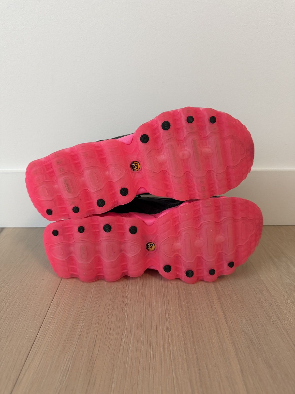 Nike Nike Air Max DN8 Black Hyper Pink (Friends & Family) Size US 6.5 / EU 39-40 - 2 Thumbnail