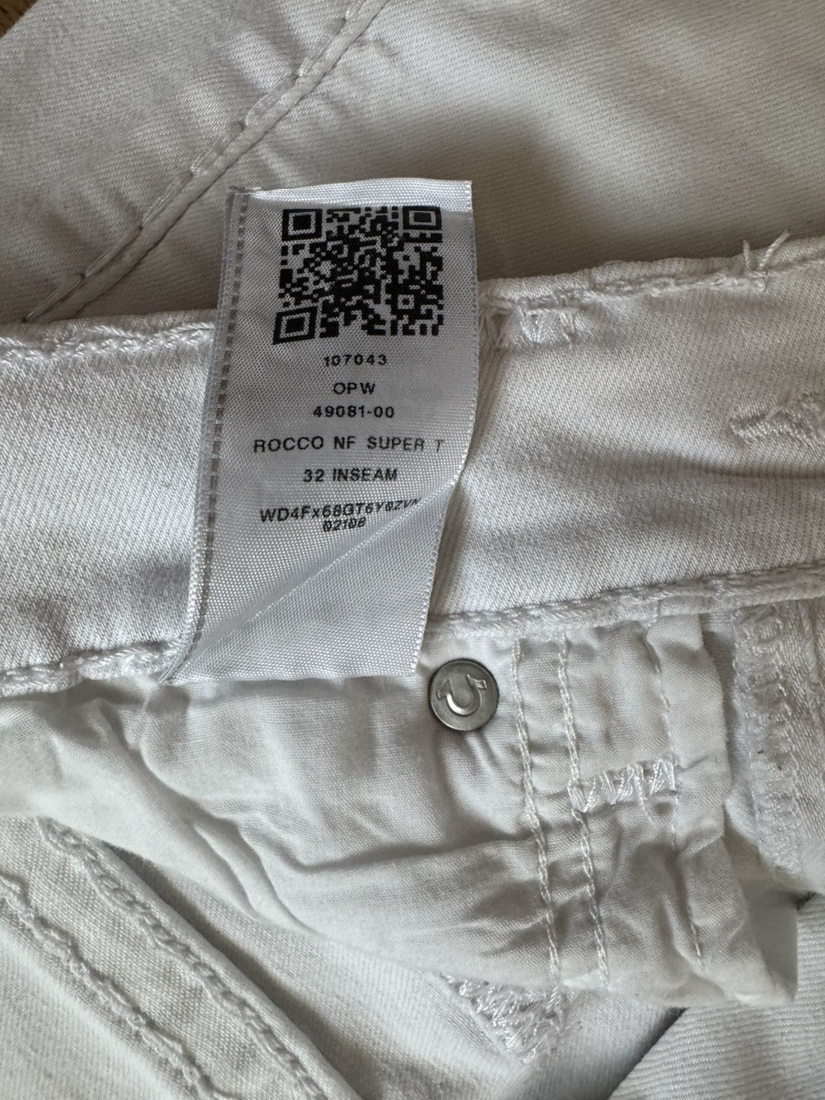 True Religion True Religion Relaxed Skinny White Jeans Size US 30 / EU 46 - 5 Thumbnail
