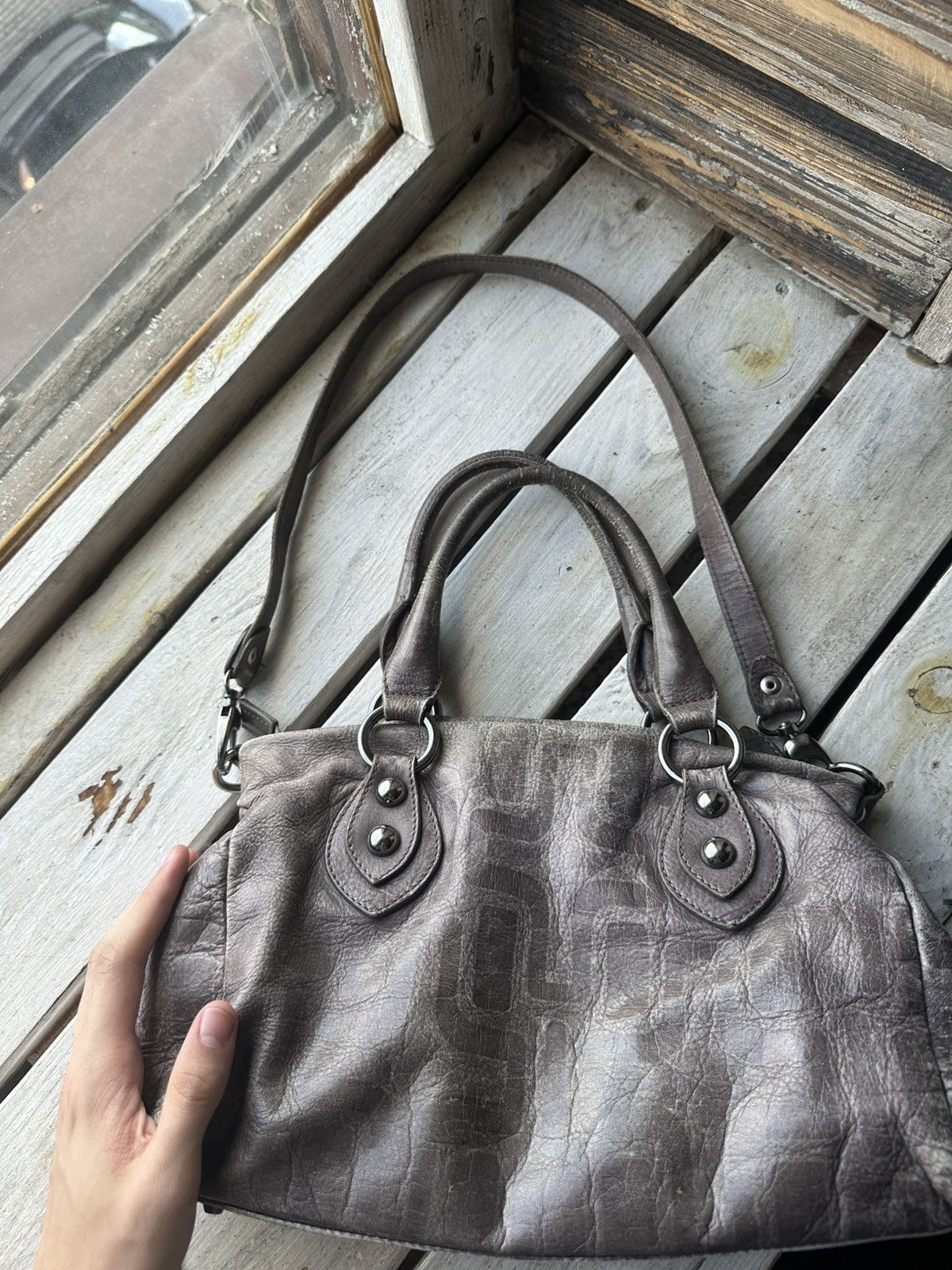 Japanese Brand 🚨Y2K AVANT-GARDE 🚨mesh silver Japan style hand bag Y2K 90s Size ONE SIZE - 2 Thumbnail