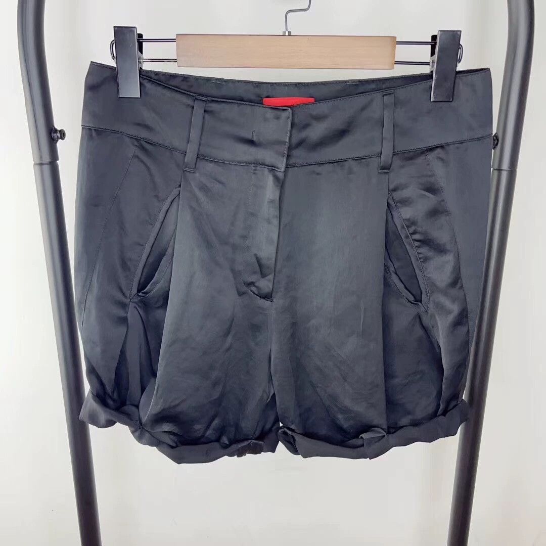 Prada PRADA Women's Black Casual Shorts - dmc Size US 38 / EU 54 - 1 Thumbnail