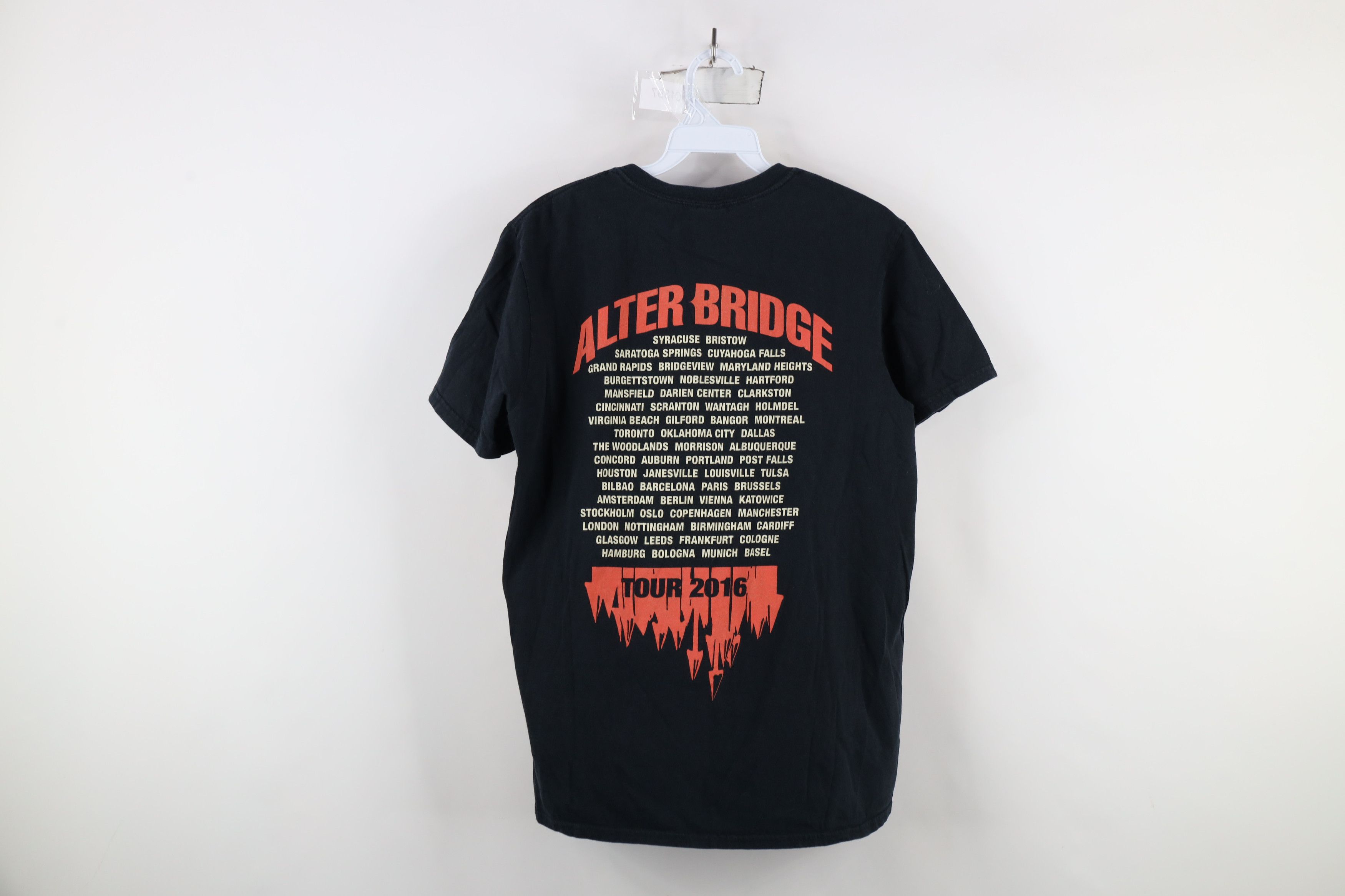 Vintage Vintage Y2K 2016 Tour Alter Bridge Band T-Shirt Black Cotton Size US M / EU 48-50 / 2 - 10 Thumbnail