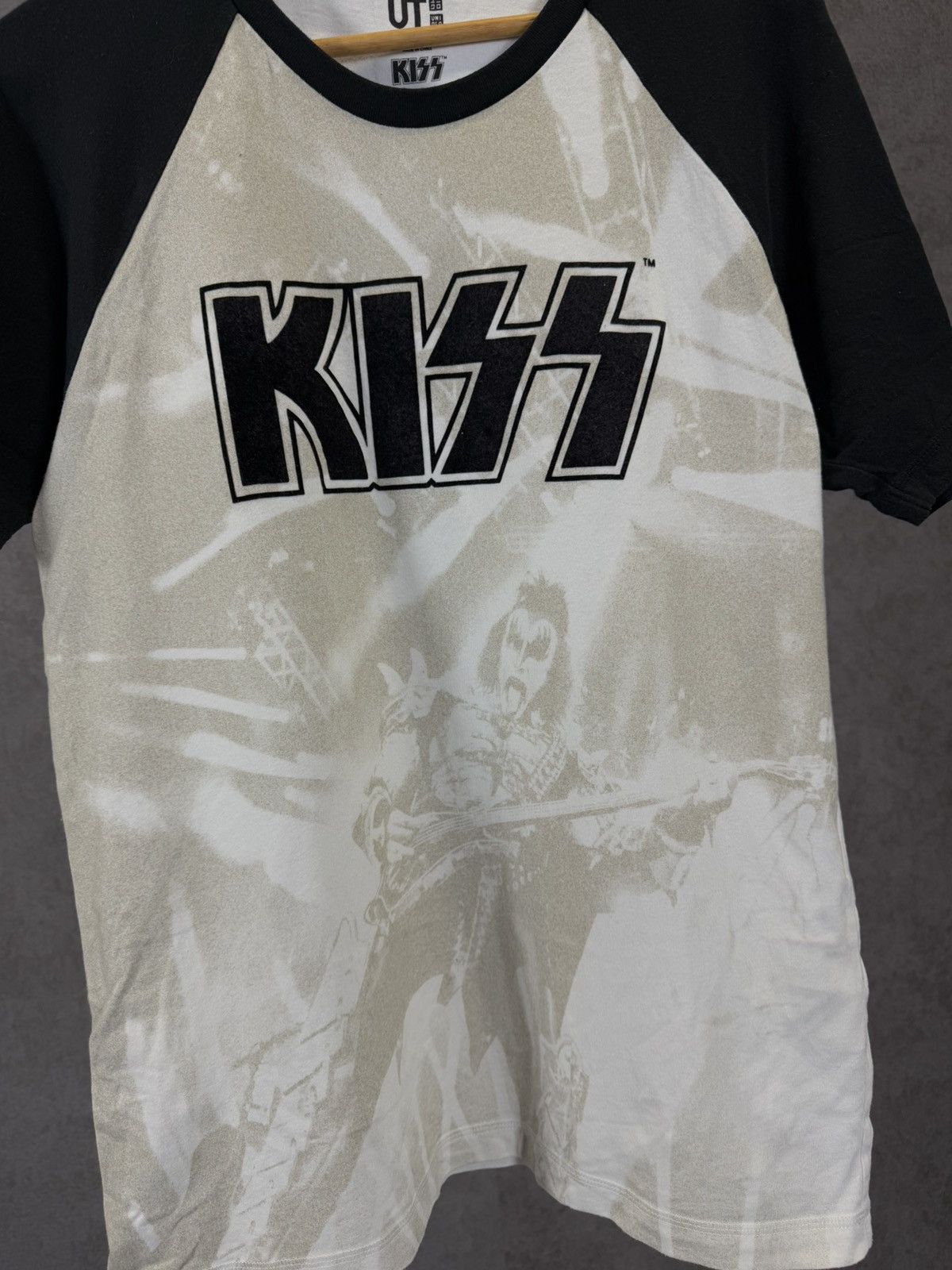 KISS Kiss x Uniqlo overprinted rock band tee Size US M / EU 48-50 / 2 - 3 Thumbnail