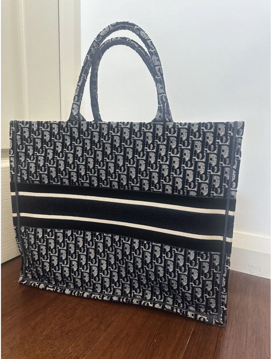 Dior Authentic✅ Receipt ✅ Velvet Oblique Book Tote Bag Size ONE SIZE - 8 Thumbnail