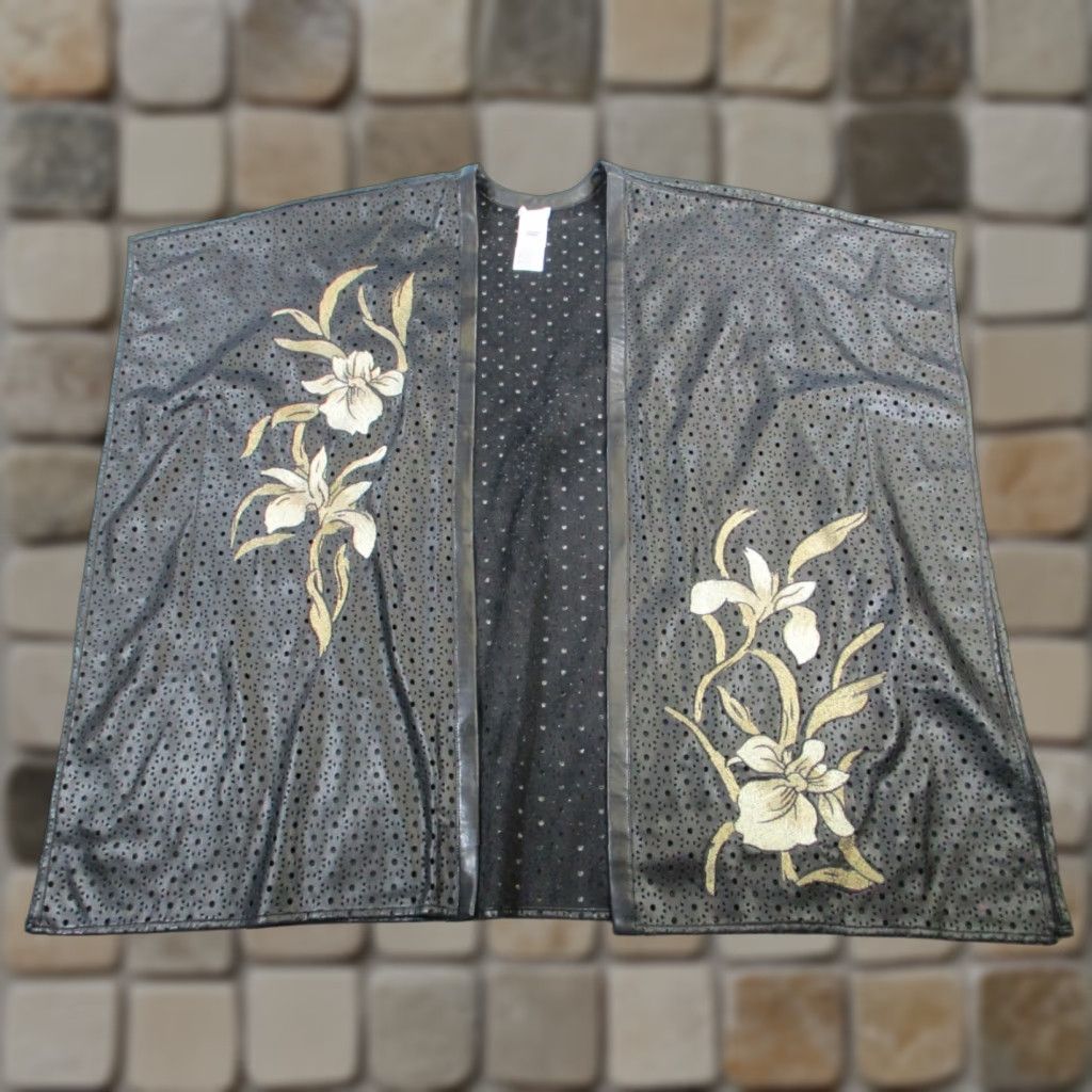 Vintage Chico's Poncho Womens Small Black Faux Leather Poncho Black Chico's Ladies Regular Size S Warm Casual Size S / US 4 / IT 40 - 1 Thumbnail