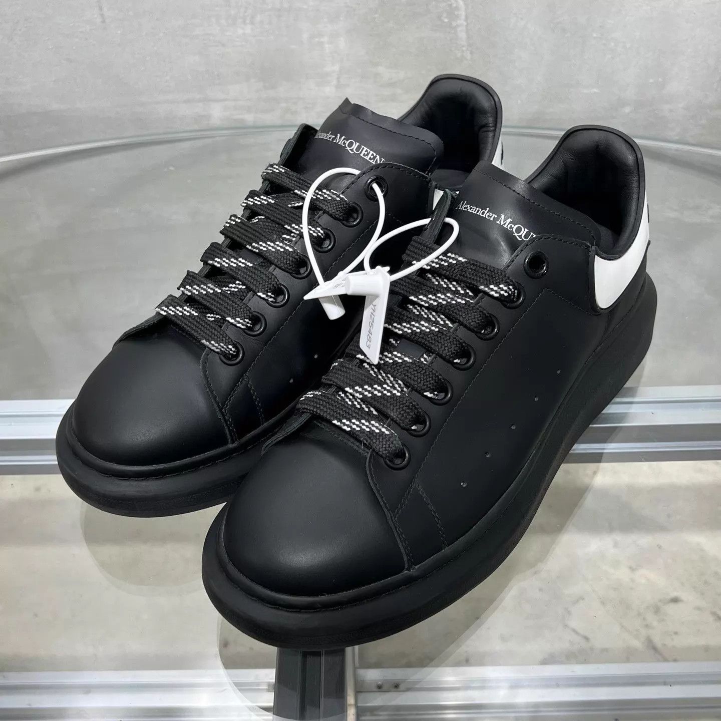 Alexander McQueen Alexander McQueen Black & White Sneakers Size 41 Size US 8 / EU 41 - 2 Thumbnail