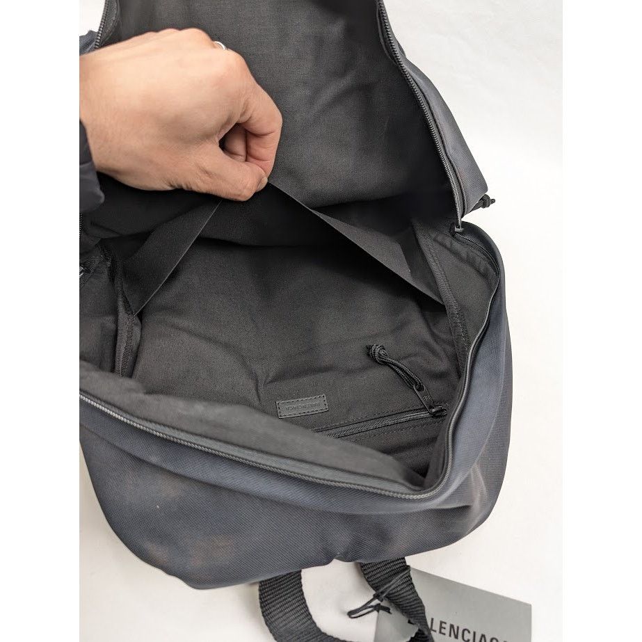 Balenciaga o1rshd1 Q:3 / Size: OS / Be Kind Explorer Backpack in Black Size ONE SIZE - 12 Thumbnail