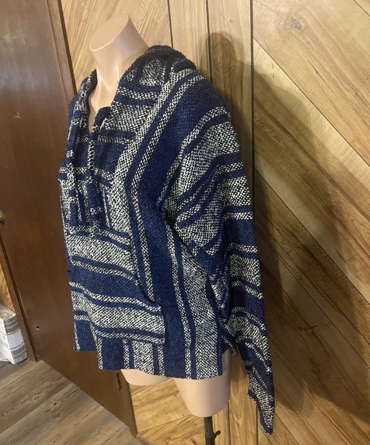 Other Artesanias Vintage 90’s Made in Mexico Baja Style Rug Poncho Size US M / EU 48-50 / 2 - 4 Thumbnail