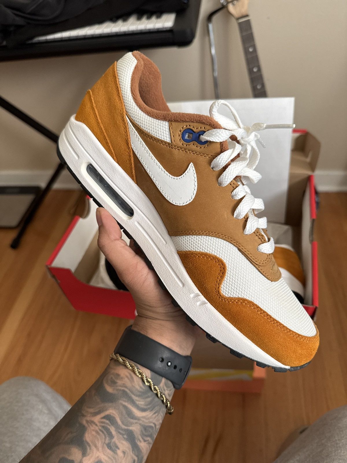 Nike Nike Air Max 1 Curry (2018) Size US 9 / EU 42 - 4 Thumbnail
