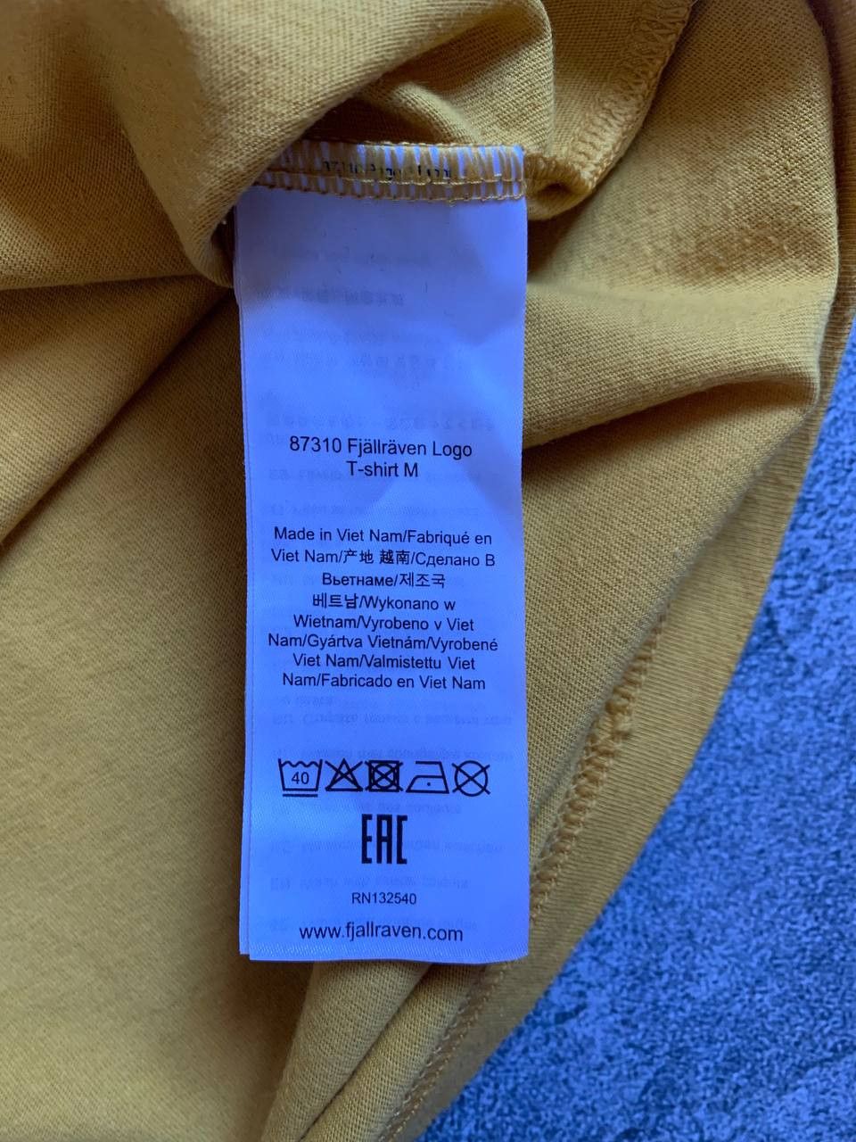 Fjallraven Fjällräven T-Shirt Yellow Logo Tee Men’s Cotton Size US M / EU 48-50 / 2 - 16 Thumbnail