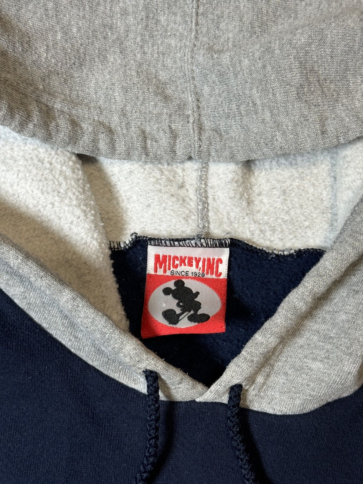 Disney × Vintage Vintage 90s Mickey Mouse Retro Two Tone Disney Hoodie Size US M / EU 48-50 / 2 - 3 Thumbnail