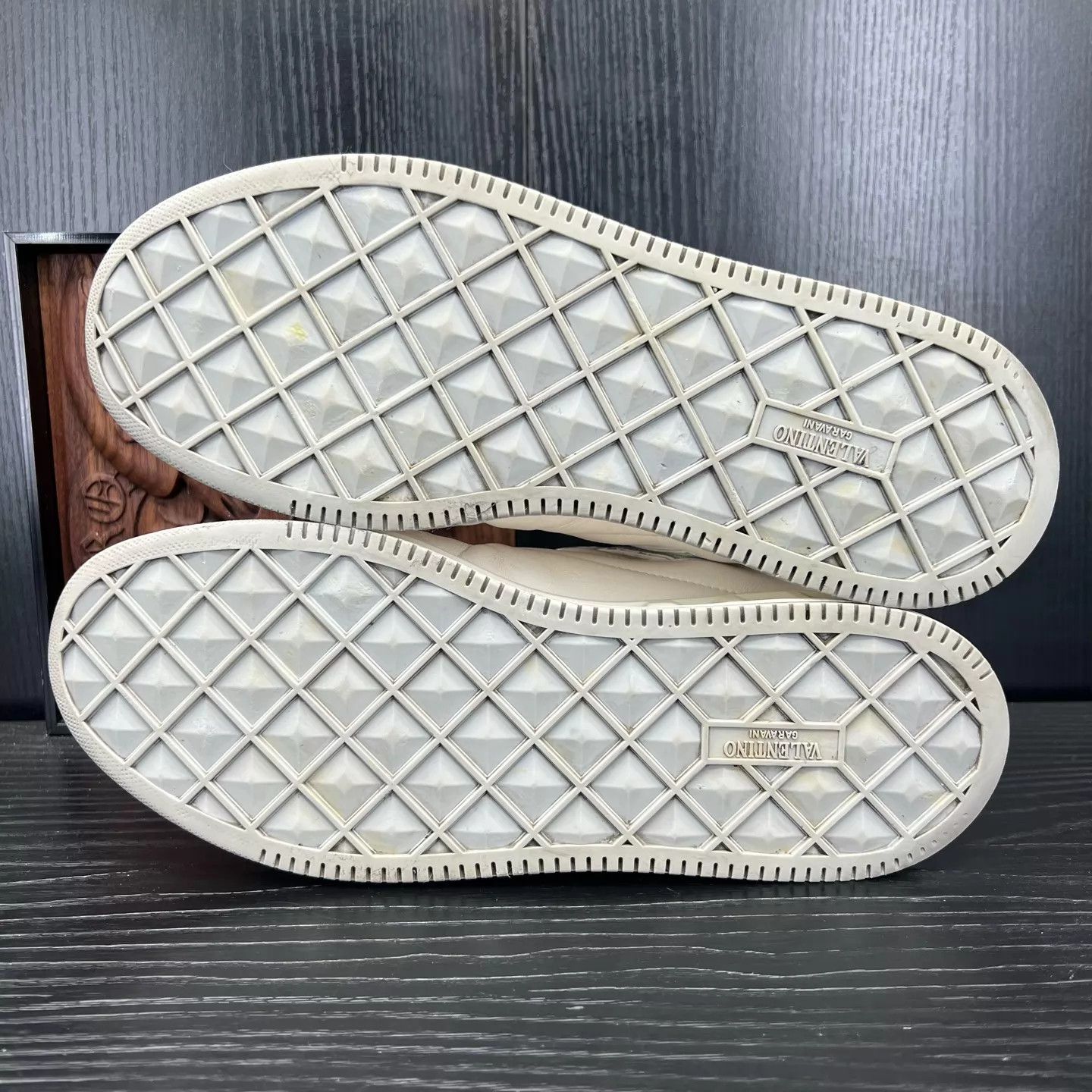 Valentino Valentino One Stud White & Gray 41 Size US 8 / EU 41 - 6 Thumbnail
