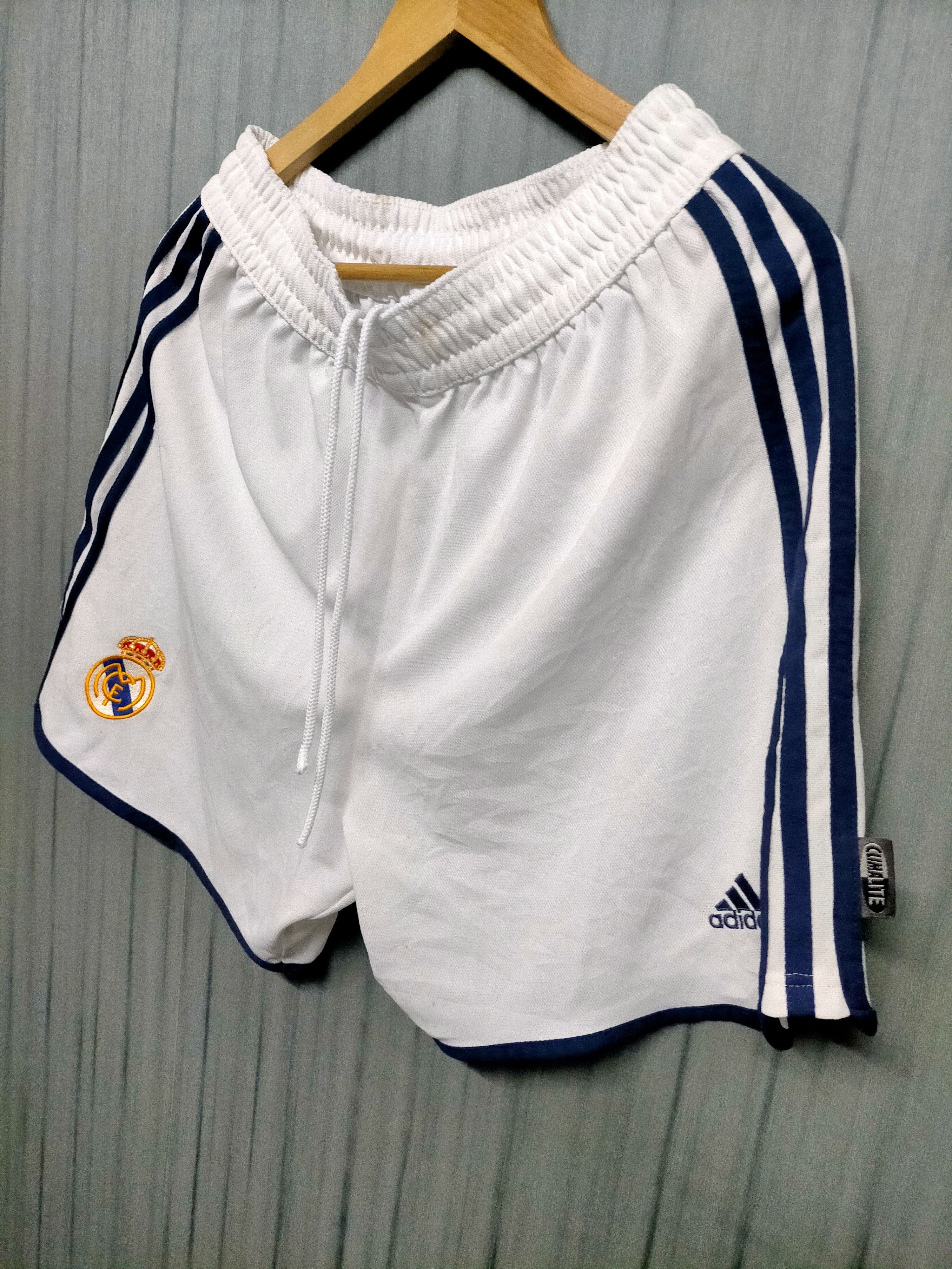 Adidas Vintage 2001 Real Madrid Footbal Jersey Short pants Size US 30 / EU 46 - 2 Thumbnail