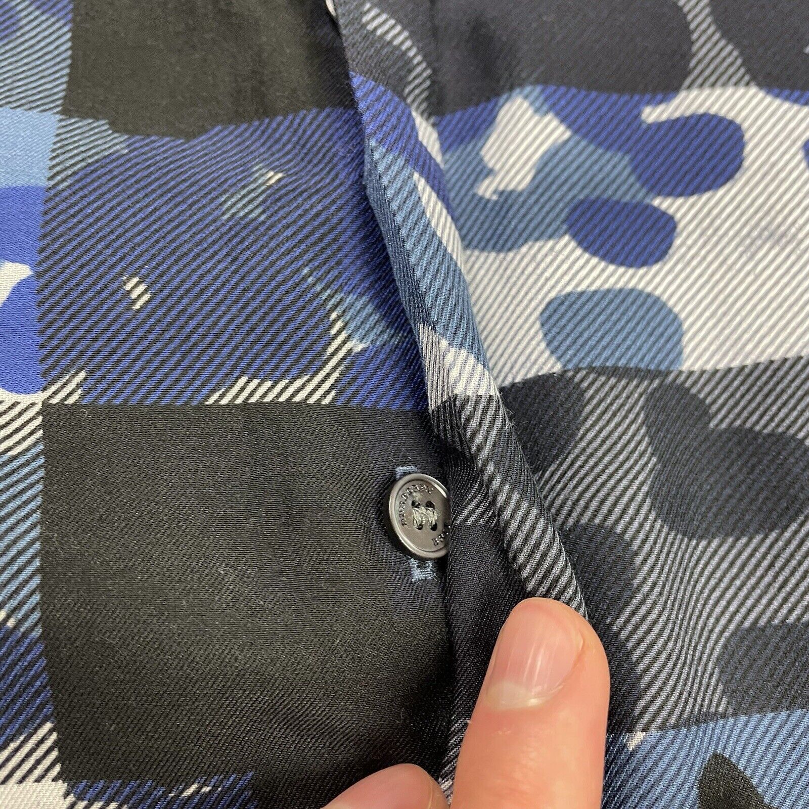 Burberry Burberry Brit Fall 16 Sample Women's Nova Check Camo Blouse Size XS / US 0-2 / IT 36-38 - 4 Thumbnail
