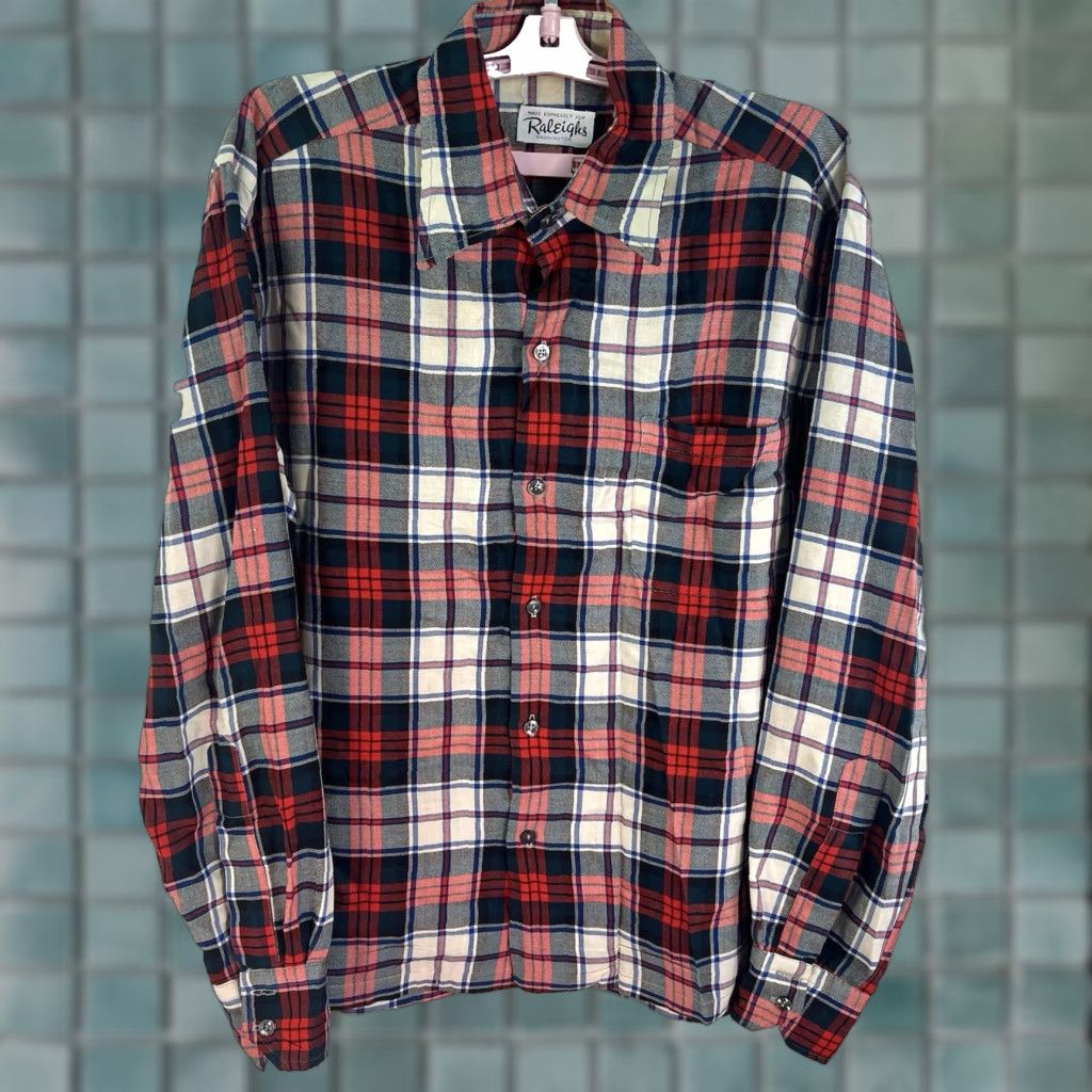 Vintage Vintage Raleigh's Mens Plaid Wool Blend Flannel Shirt Size L Casual CasualWear Outdoors Blue Dusty 90s Size US L / EU 52-54 / 3 - 1 Thumbnail