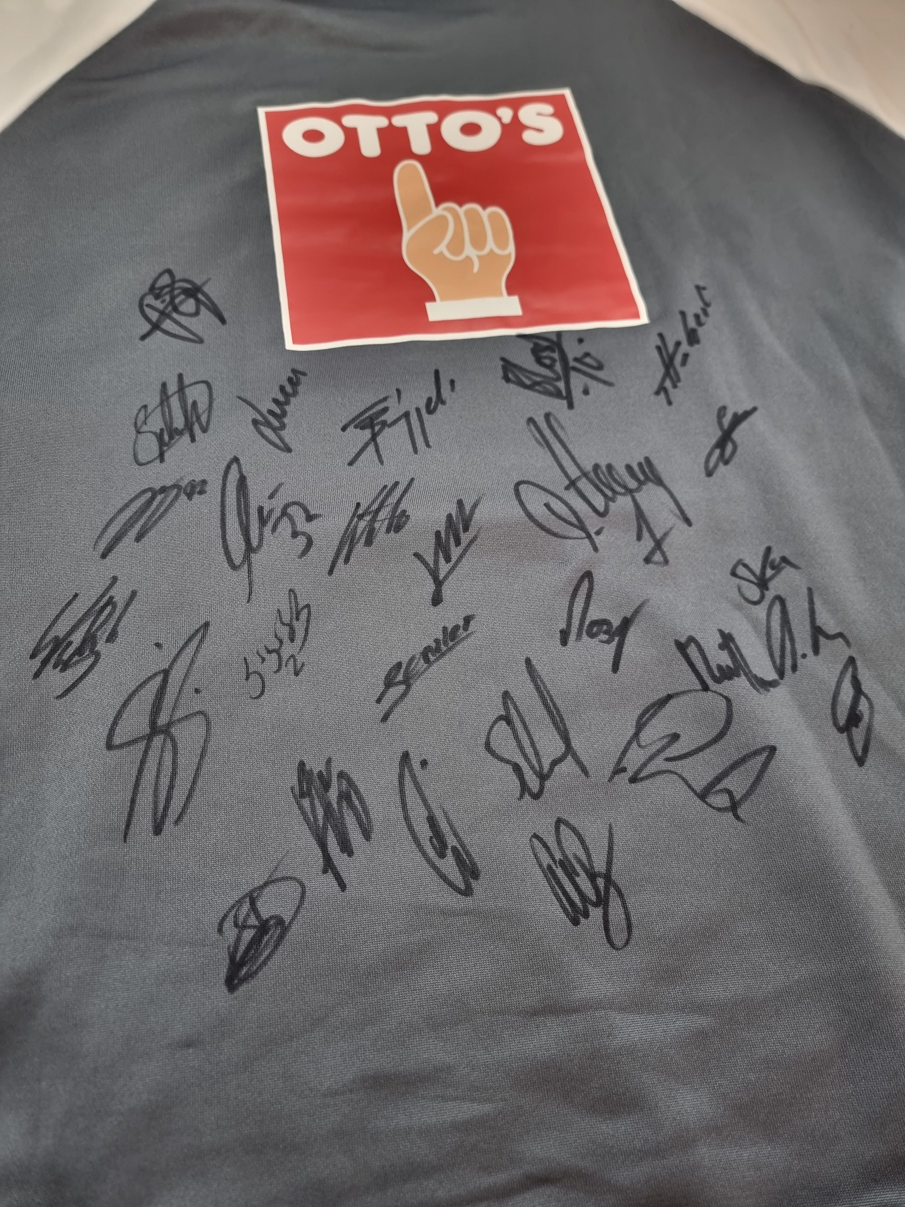 Adidas Adidas Luzern Shirt with players signatures autograph Size US XL / EU 56 / 4 - 3 Thumbnail