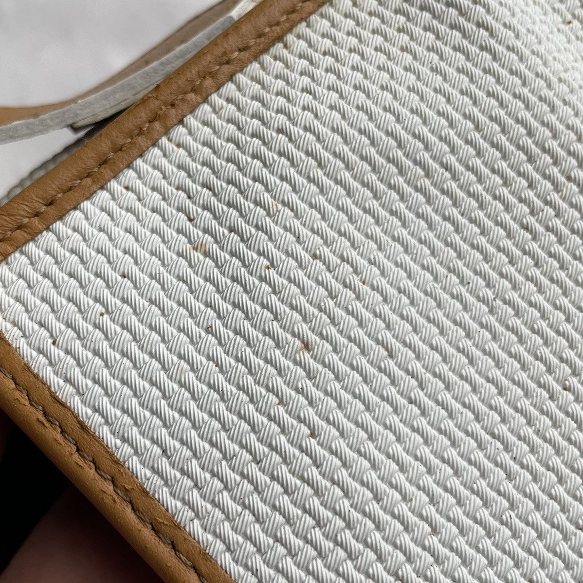 Yves Saint Laurent Vintage Yves Saint Launrent Off White/Tan Leather Crossbody Size ONE SIZE - 21 Thumbnail
