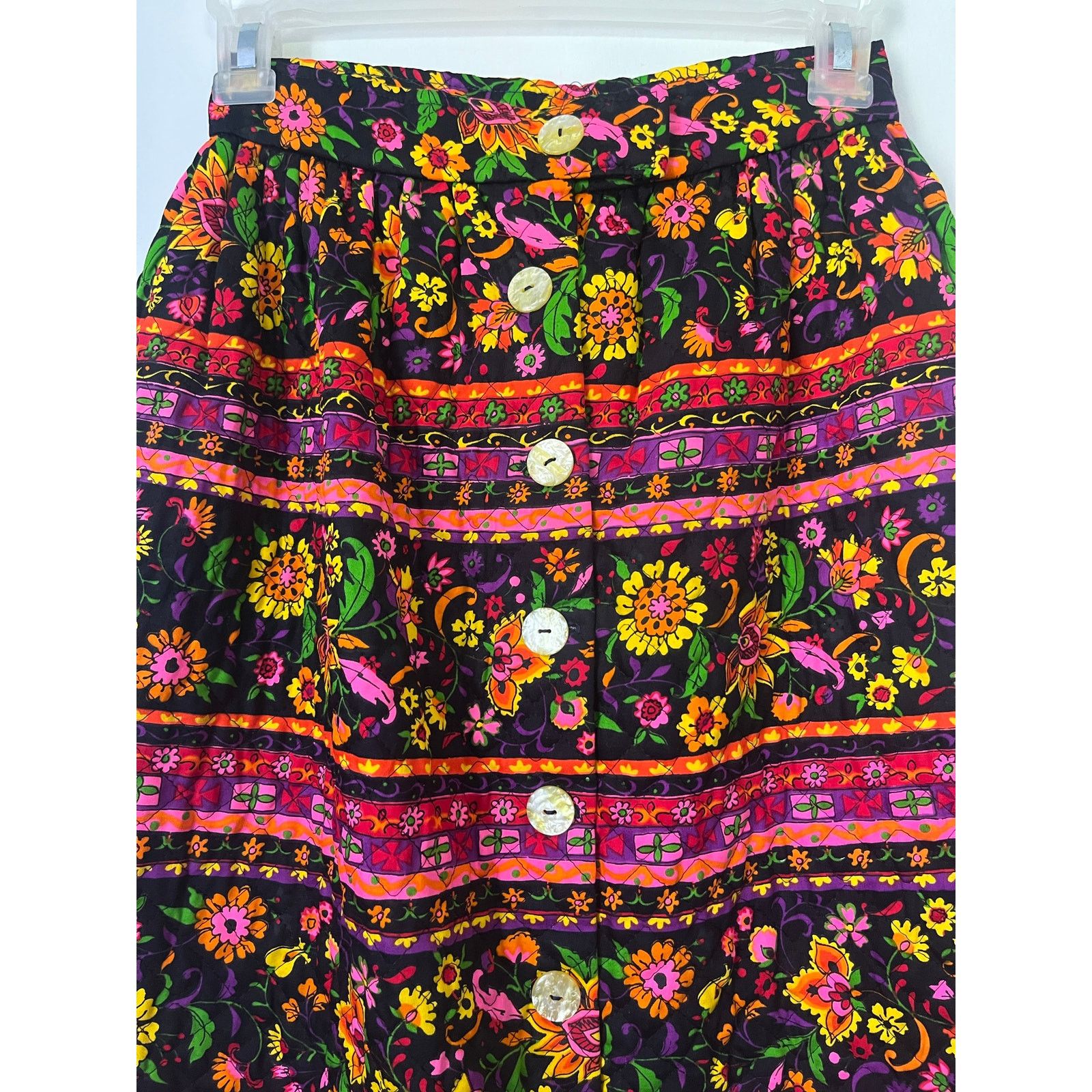 Vintage Vintage 70s Flower Power Black Pink Quilt Maxi Skirt X Small Size 26" / US 2 / IT 38 - 3 Thumbnail