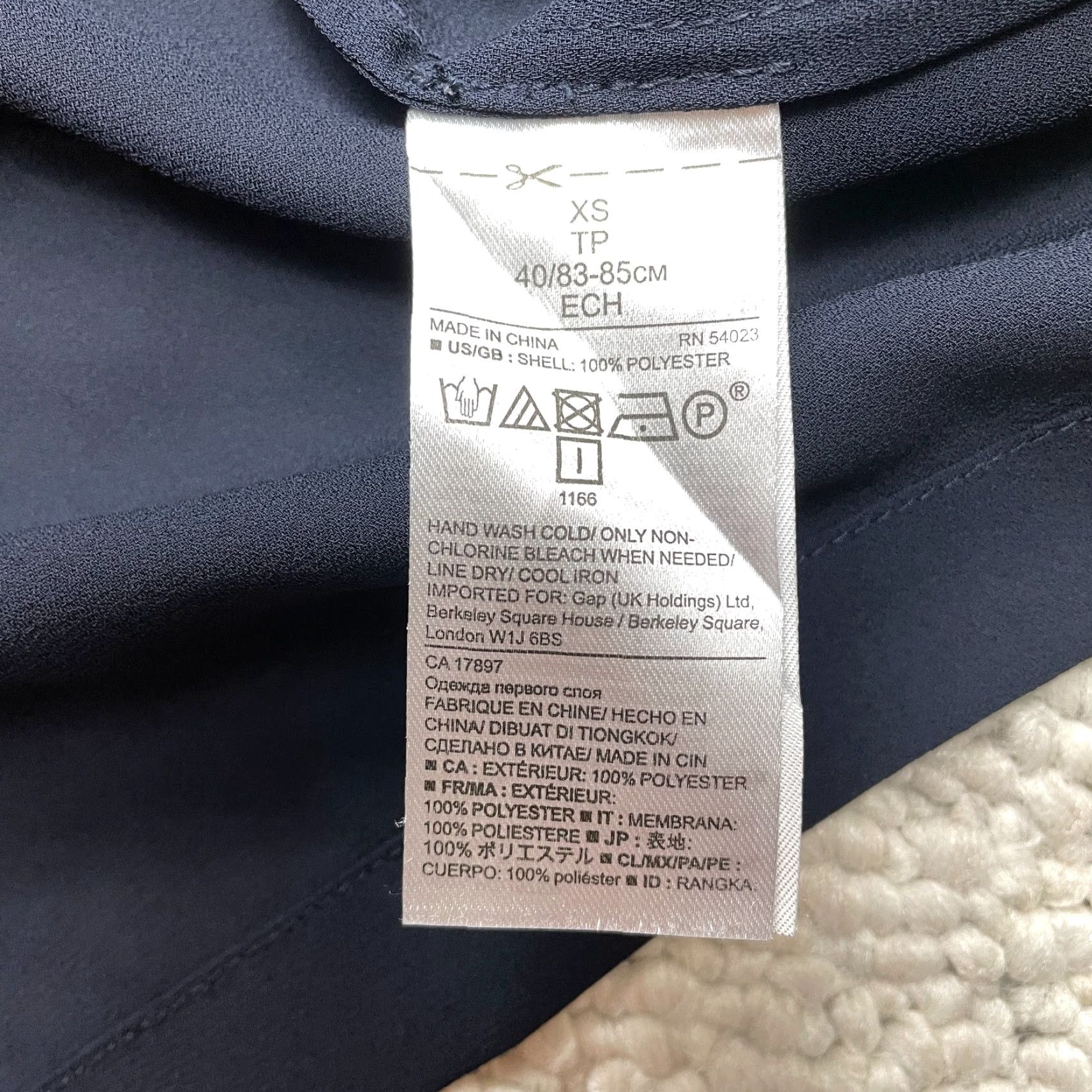 Banana Republic VINTAGE Banana Republic Tank Shirt Womens XS Blue Sleeveless Polyester Solid Shirt Size XS / US 0-2 / IT 36-38 - 7 Thumbnail