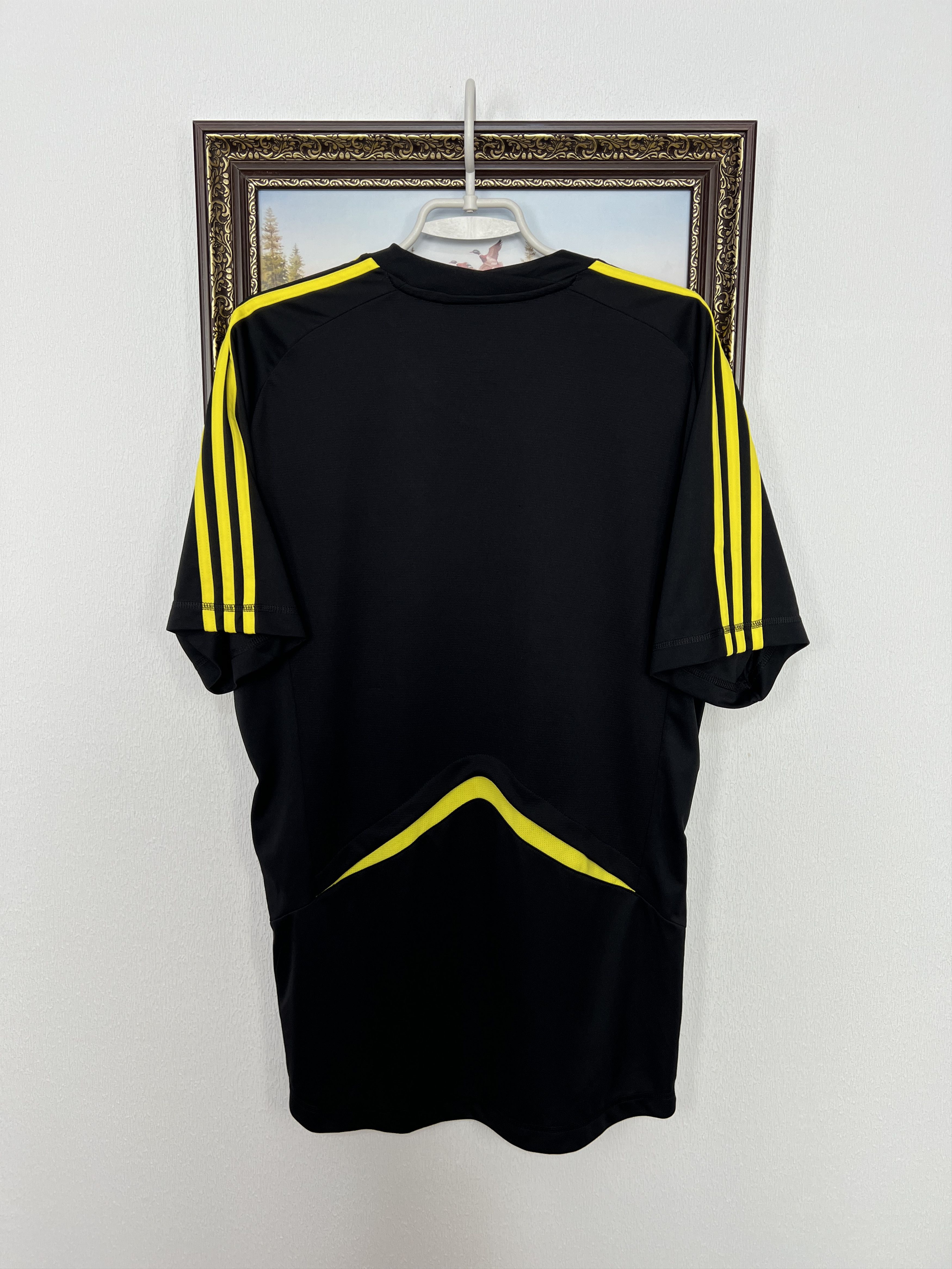 Adidas Liverpool football shirt 2010 Soccer Adidas Jersey Mens Size US XL / EU 56 / 4 - 13 Thumbnail