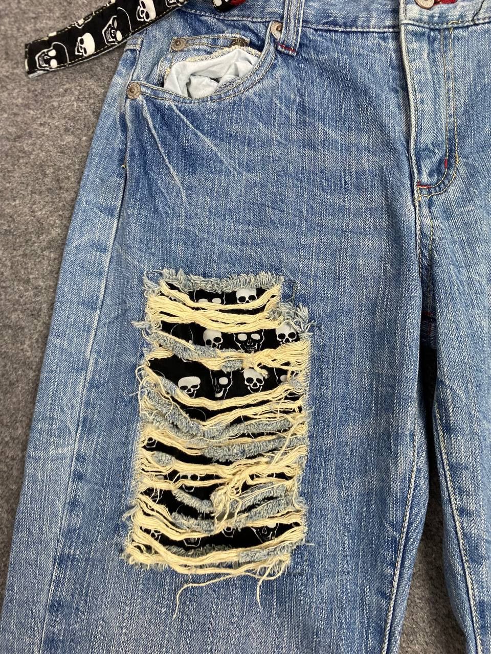 Japanese Brand japanese brand bondage style distressed denim Size US 32 / EU 48 - 7 Thumbnail