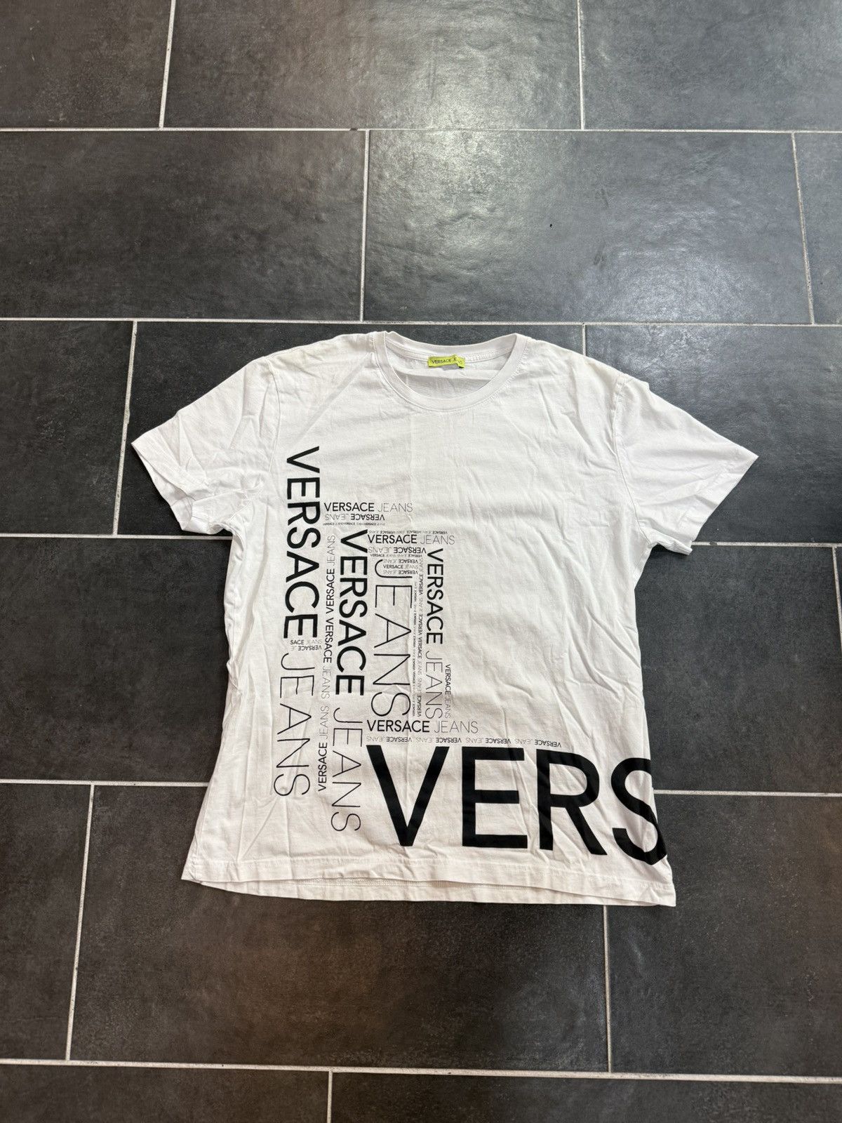 Versace Versace Jeans T shirt Size US L / EU 52-54 / 3 - 1 Thumbnail
