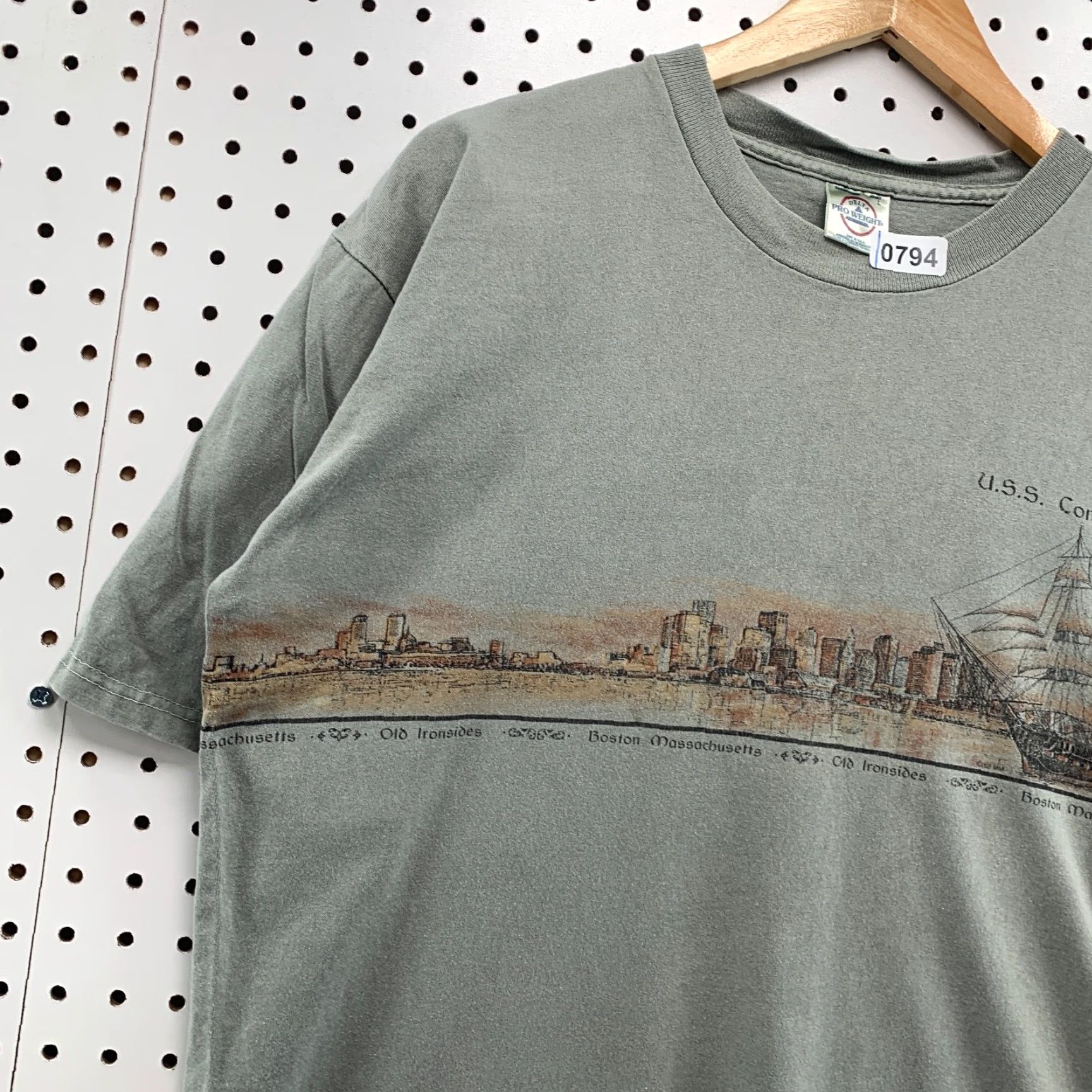 Vintage VINTAGE USS Constitution Shirt Large Adult L Gray Boston History Graphic Print Mens Size US L / EU 52-54 / 3 - 5 Thumbnail
