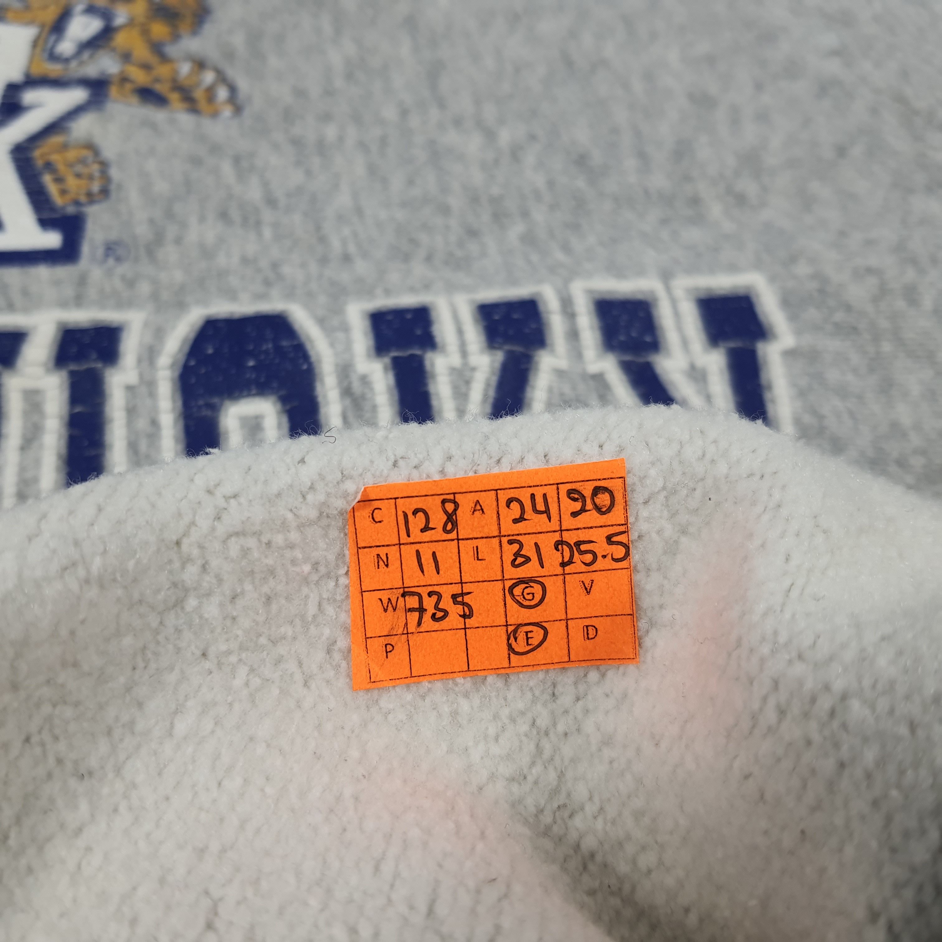 NBA Vintage UK Kentucky Wildcats Basketball Team Sweatshirts Size US L / EU 52-54 / 3 - 8 Thumbnail