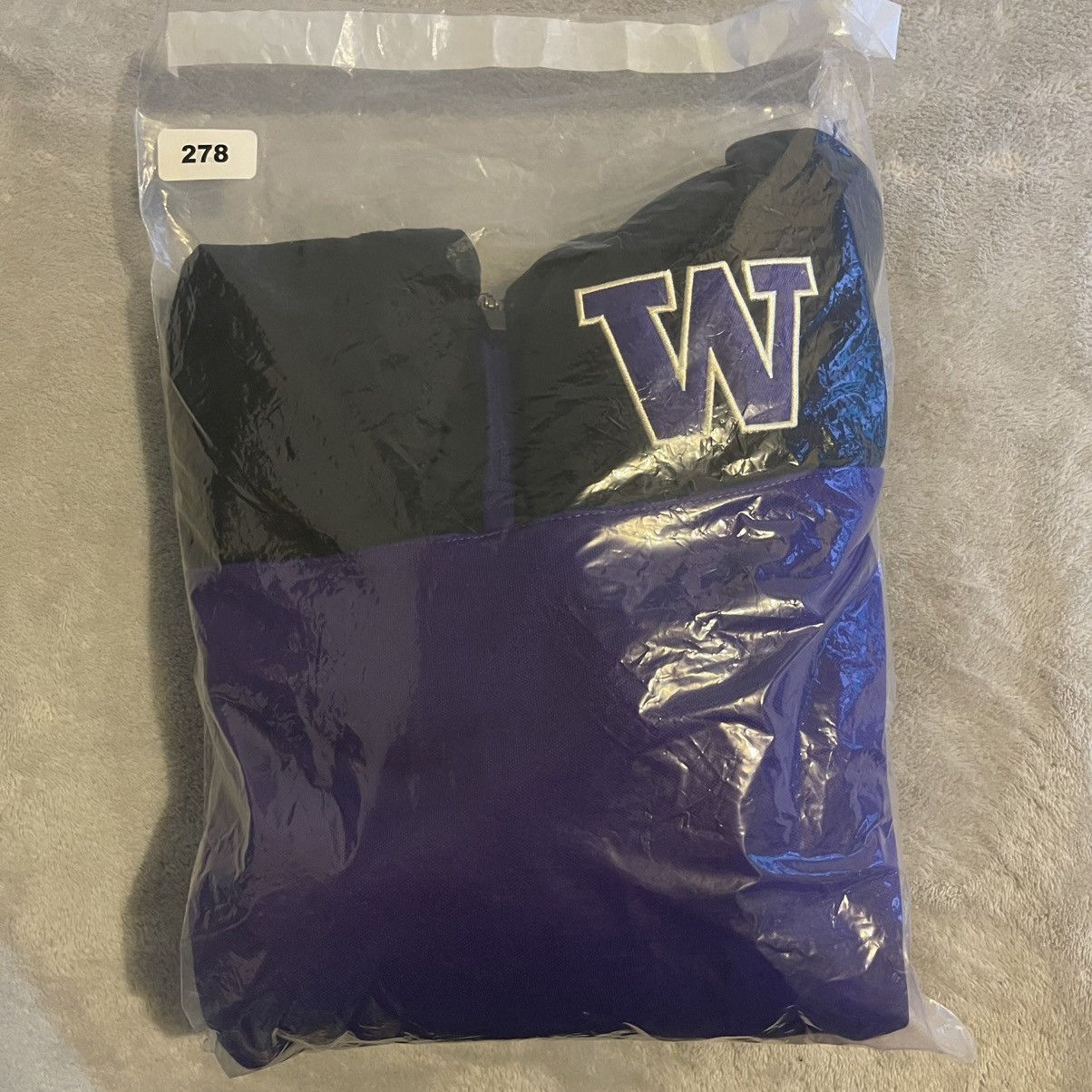 Colosseum Athletics Washington Huskies Jacket Men Medium Purple Sweater Hoodie Size US M / EU 48-50 / 2 - 11 Thumbnail
