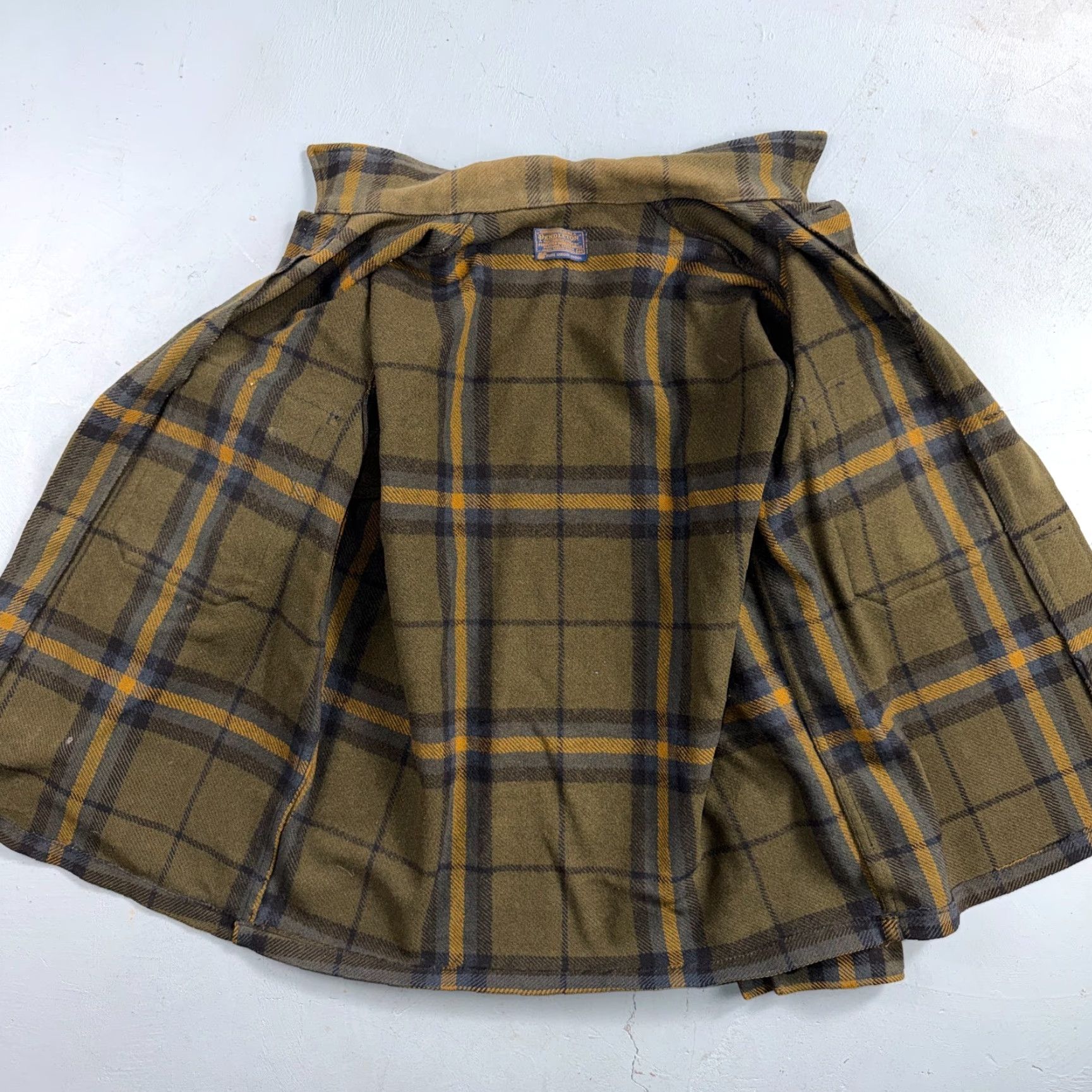 Pendleton VINTAGE Pendleton Jacket Mens Wool Mackinaw Cruiser Coat 70s Plaid Brown M Adult Medium Brown 80s 90s Grunge Outdoors Mens Size US M / EU 48-50 / 2 - 2 Thumbnail