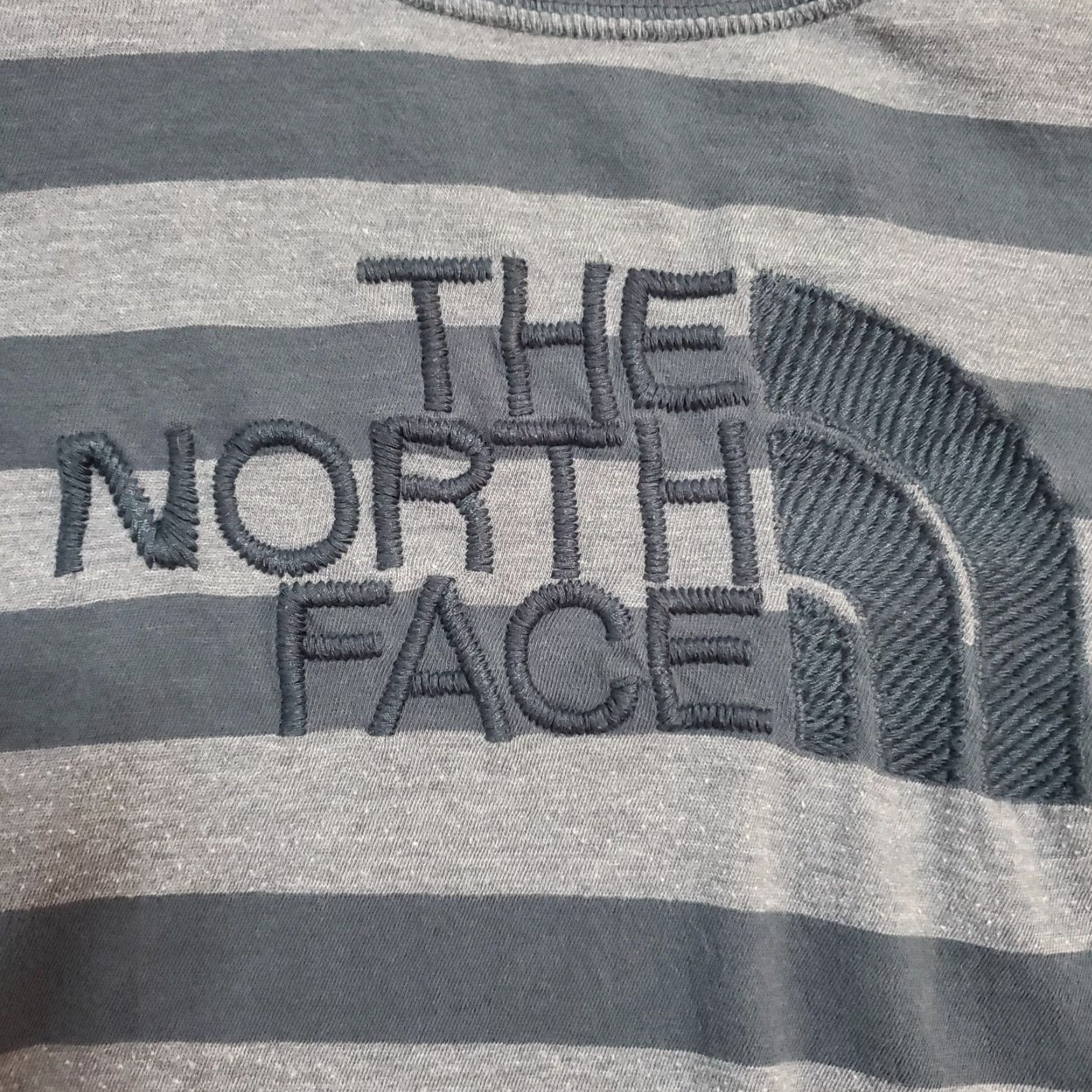 The North Face The North Face T Shirt Women L Gray Striped Embroidered Logo Outdoor Gorpcore Size L / US 10 / IT 46 - 4 Thumbnail